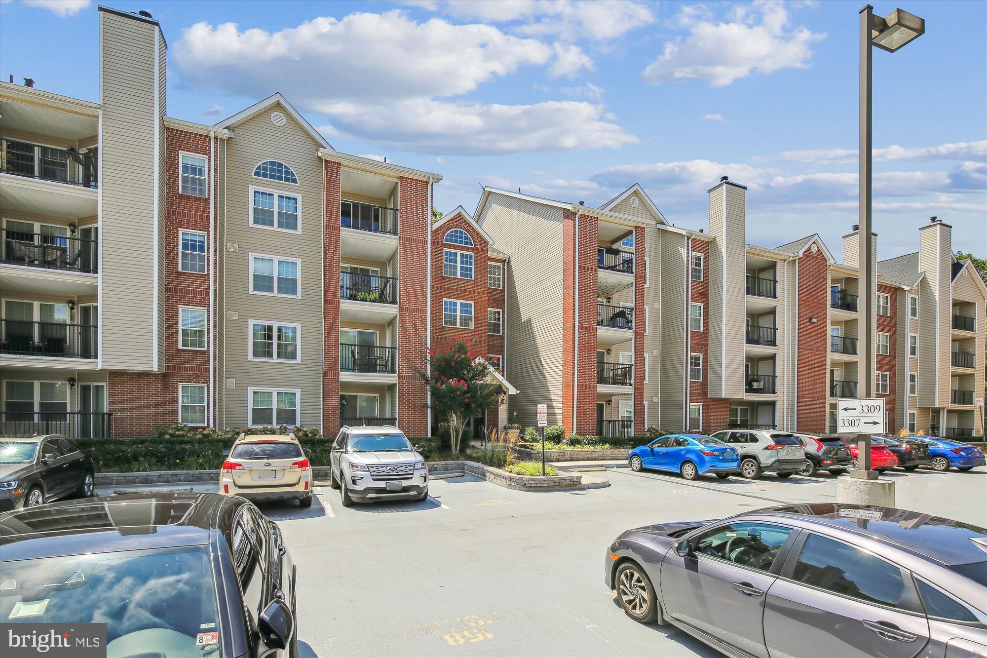 POINTE AT PARK CENTER - Residential Lease