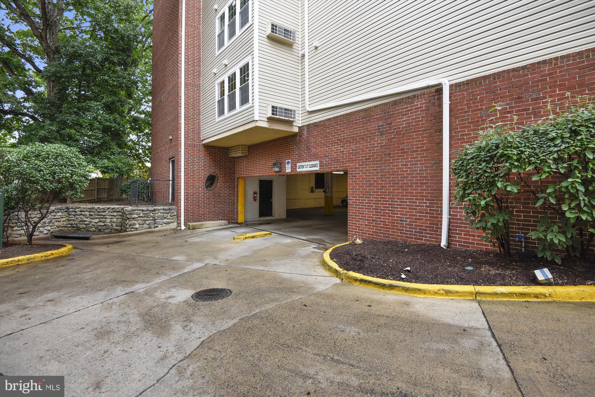 POINTE AT PARK CENTER - Residential Lease