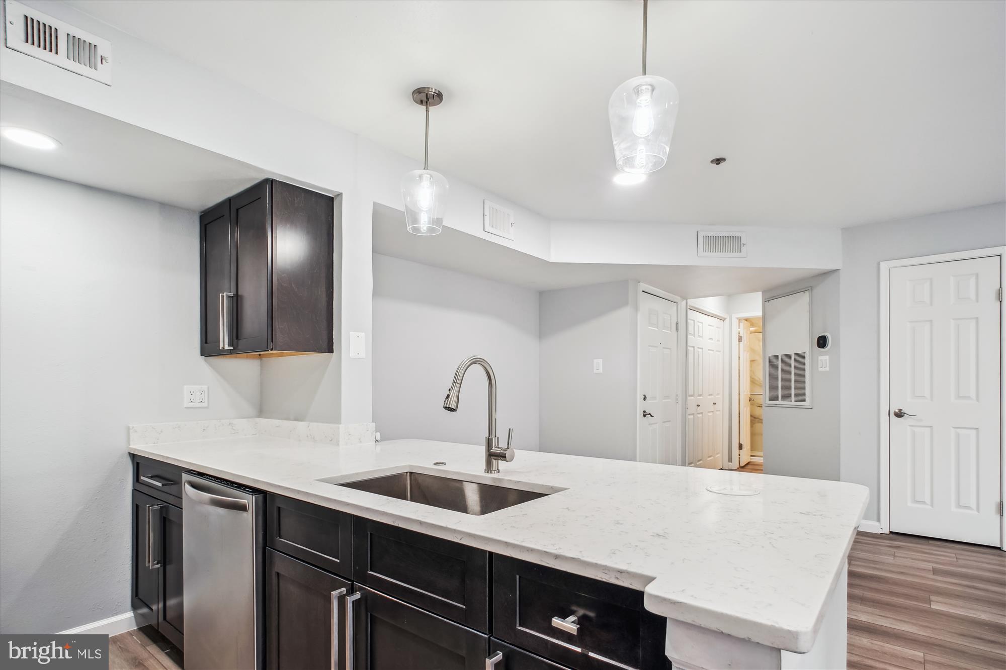 POINTE AT PARK CENTER - Residential Lease