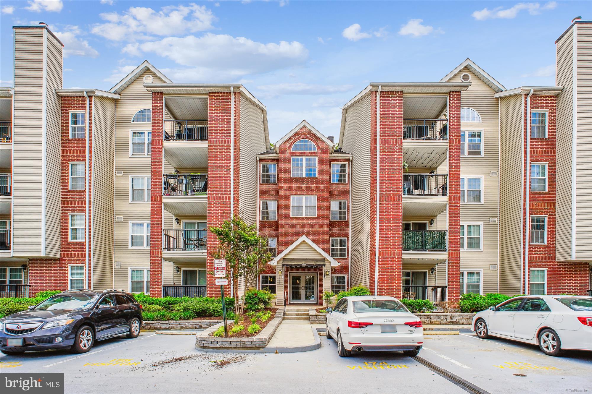 POINTE AT PARK CENTER - Residential Lease