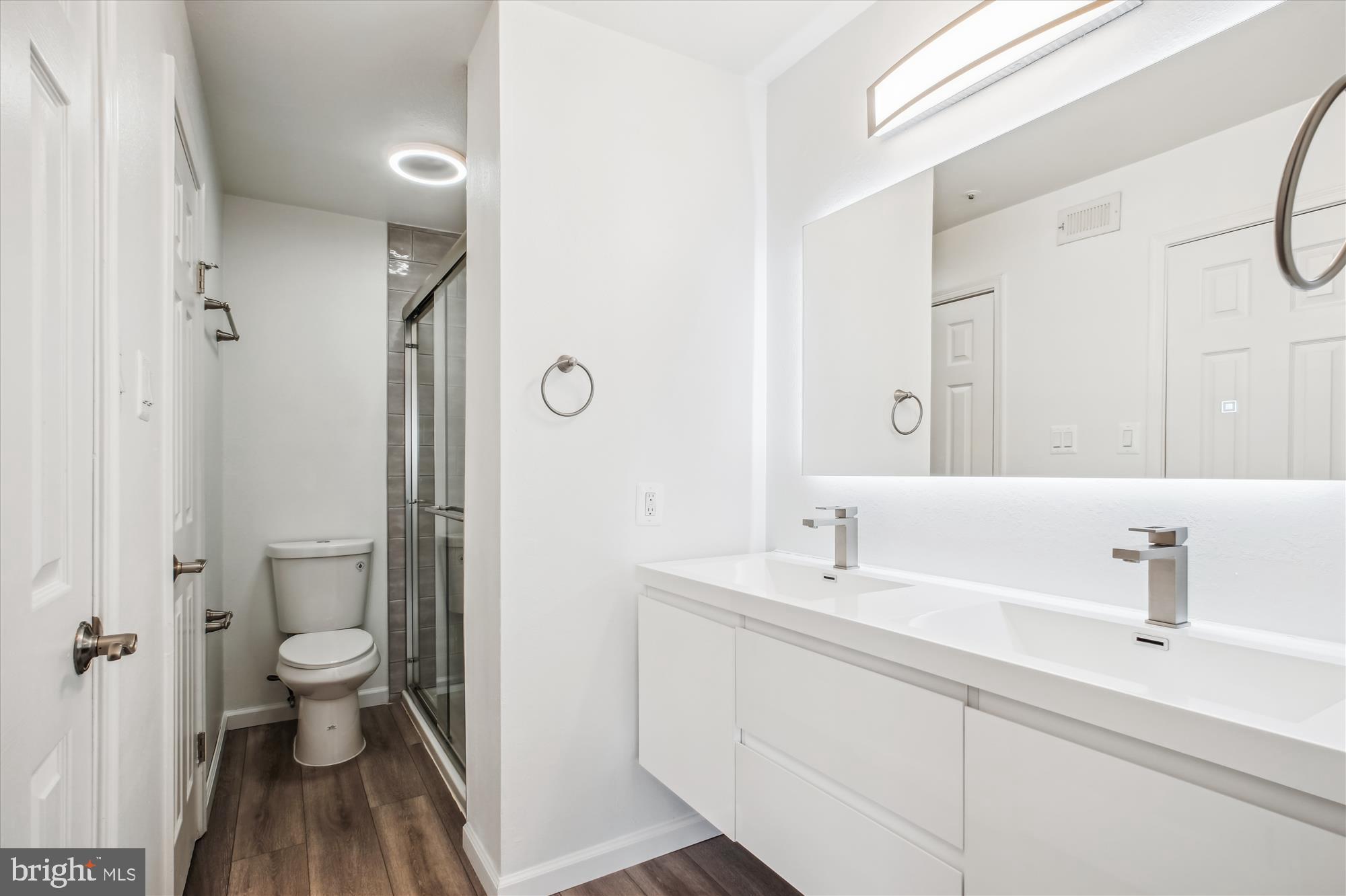 POINTE AT PARK CENTER - Residential Lease