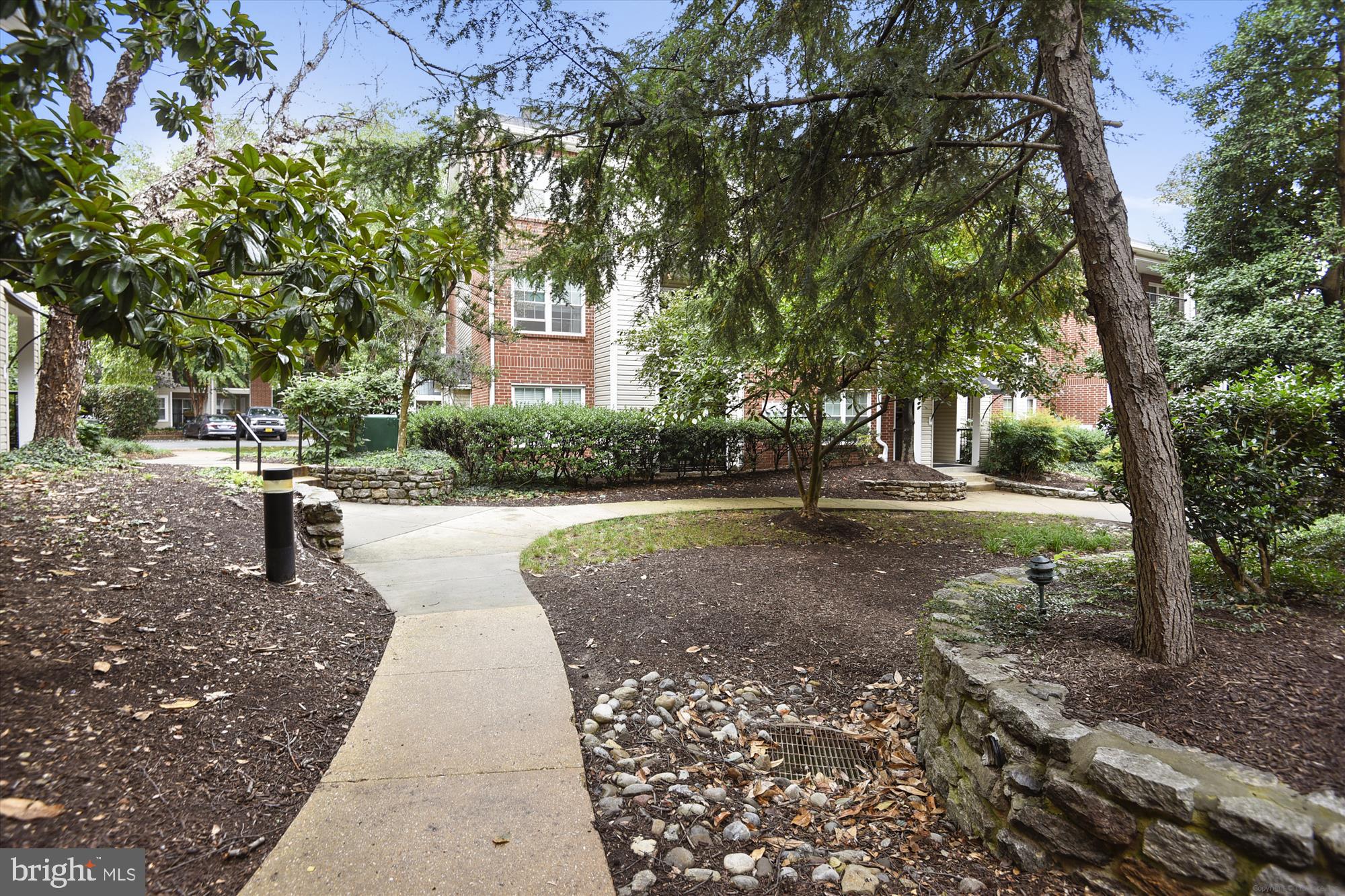 POINTE AT PARK CENTER - Residential Lease