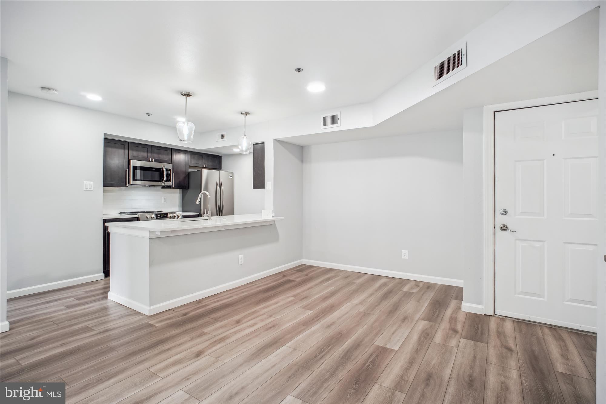 POINTE AT PARK CENTER - Residential Lease