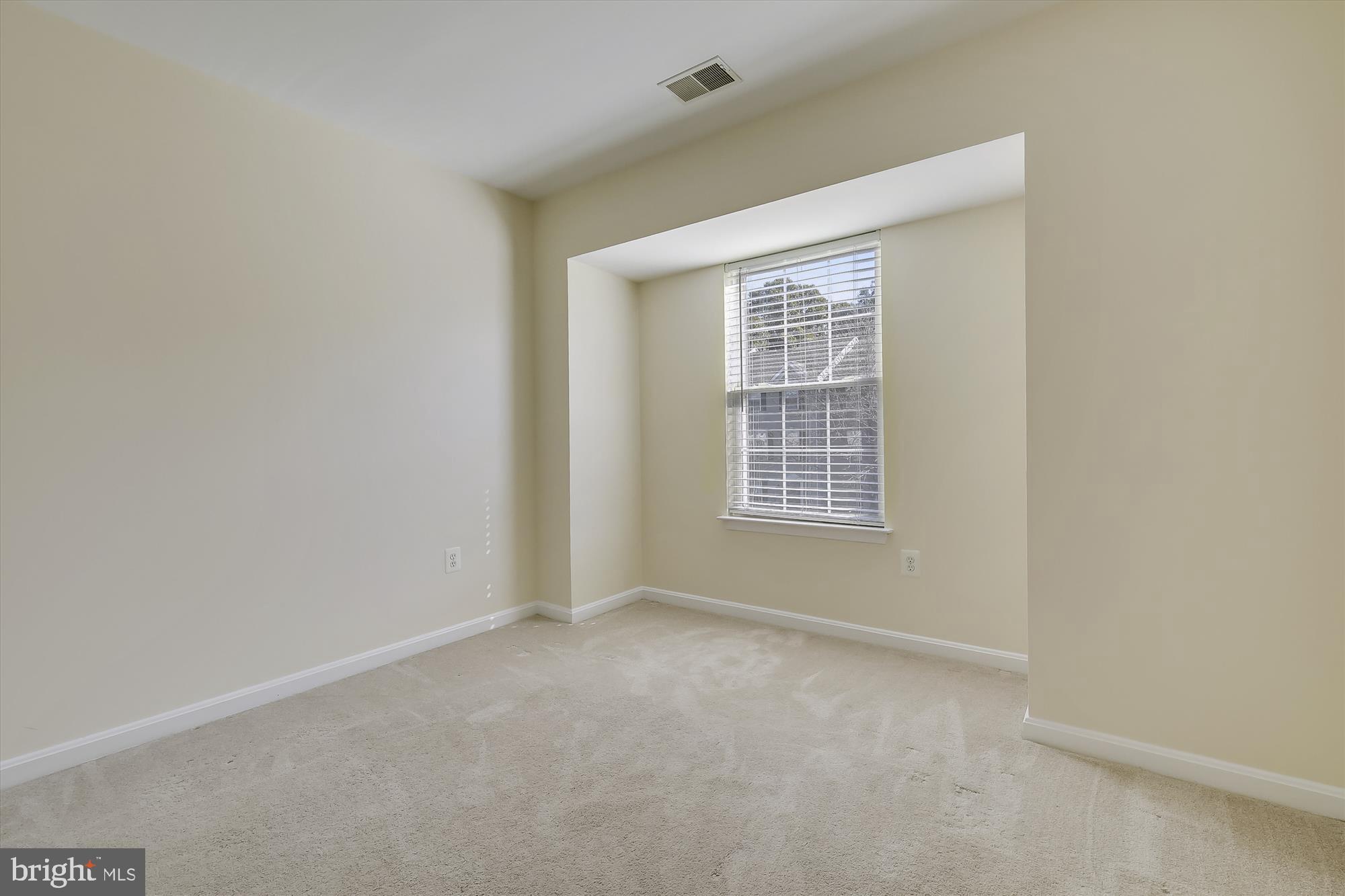 CARRIAGE PINES/LAKE VILL - Residential Lease