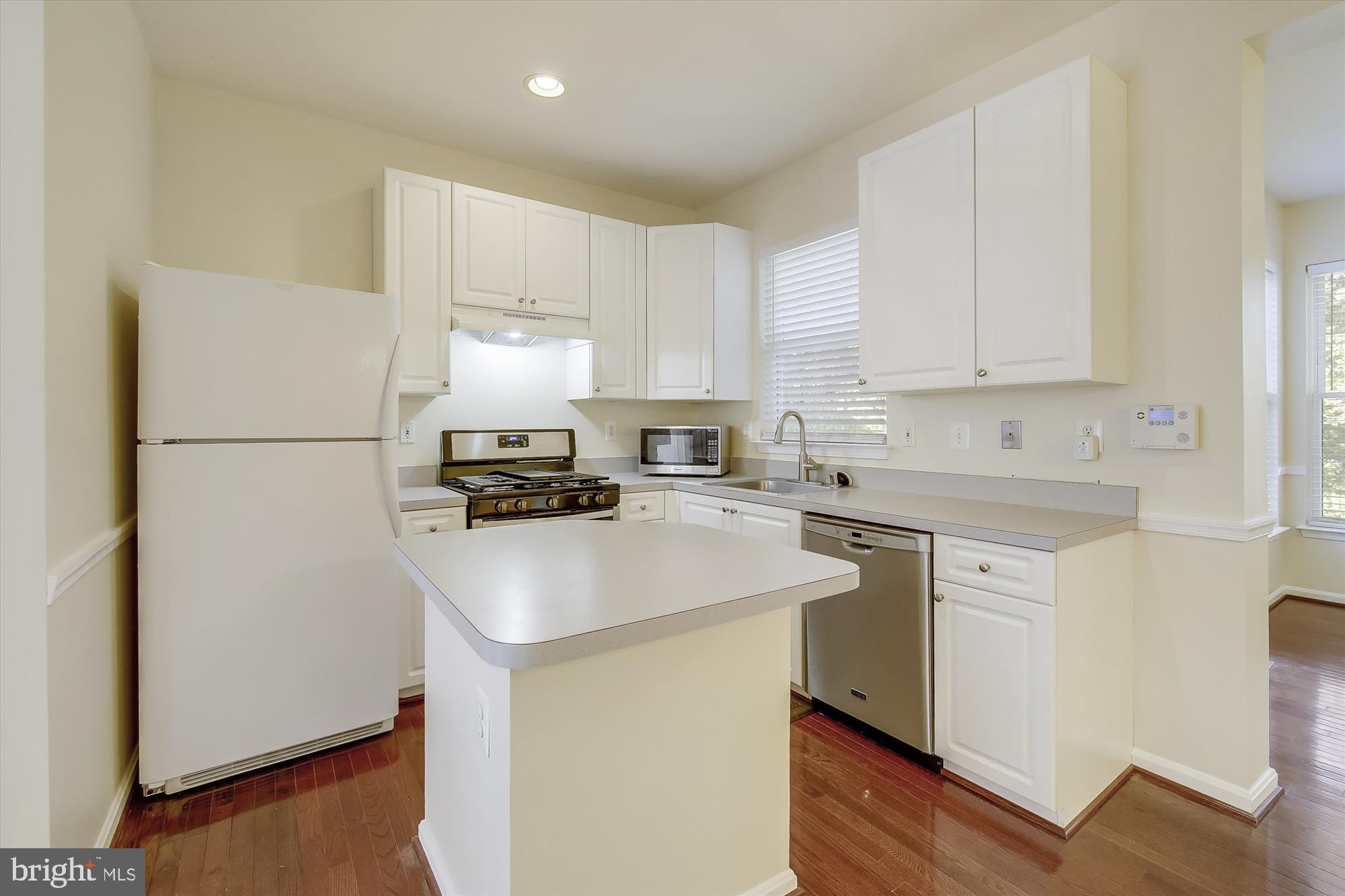 CARRIAGE PINES/LAKE VILL - Residential Lease