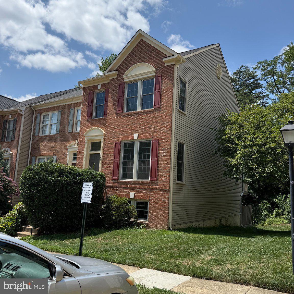 5569 JOWETT COURT
