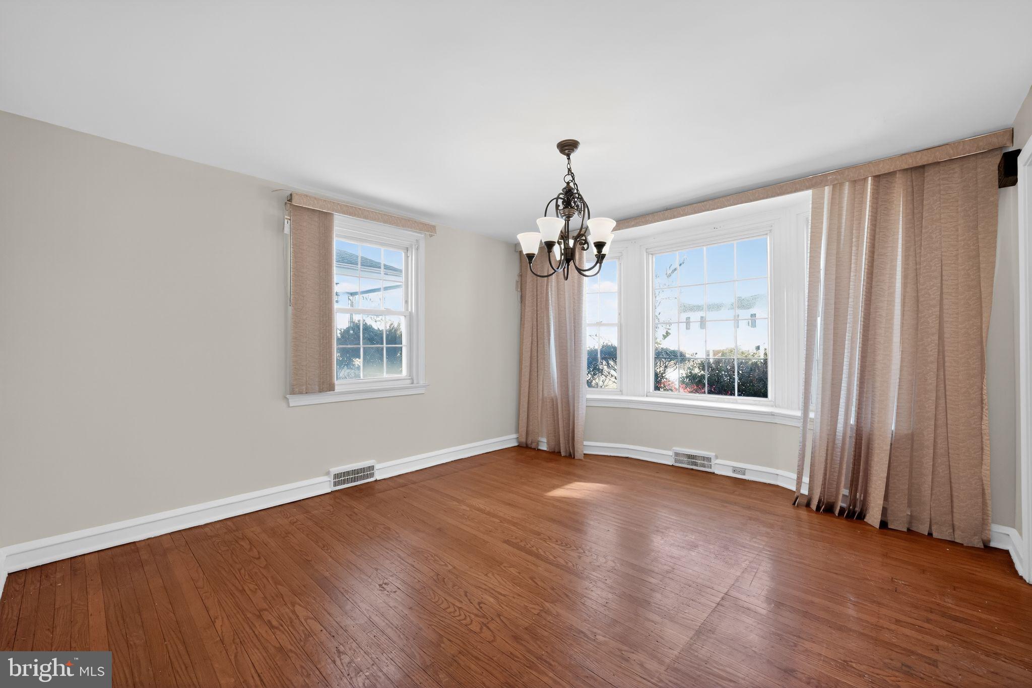 ELKINS PARK - Residential