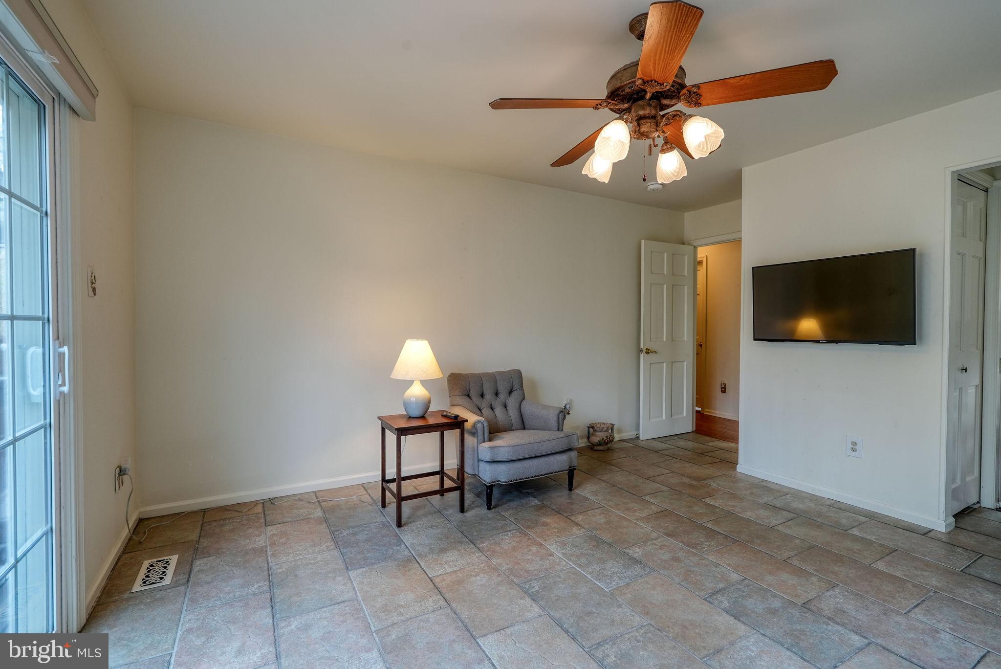 COUNTRY GREENE - Residential