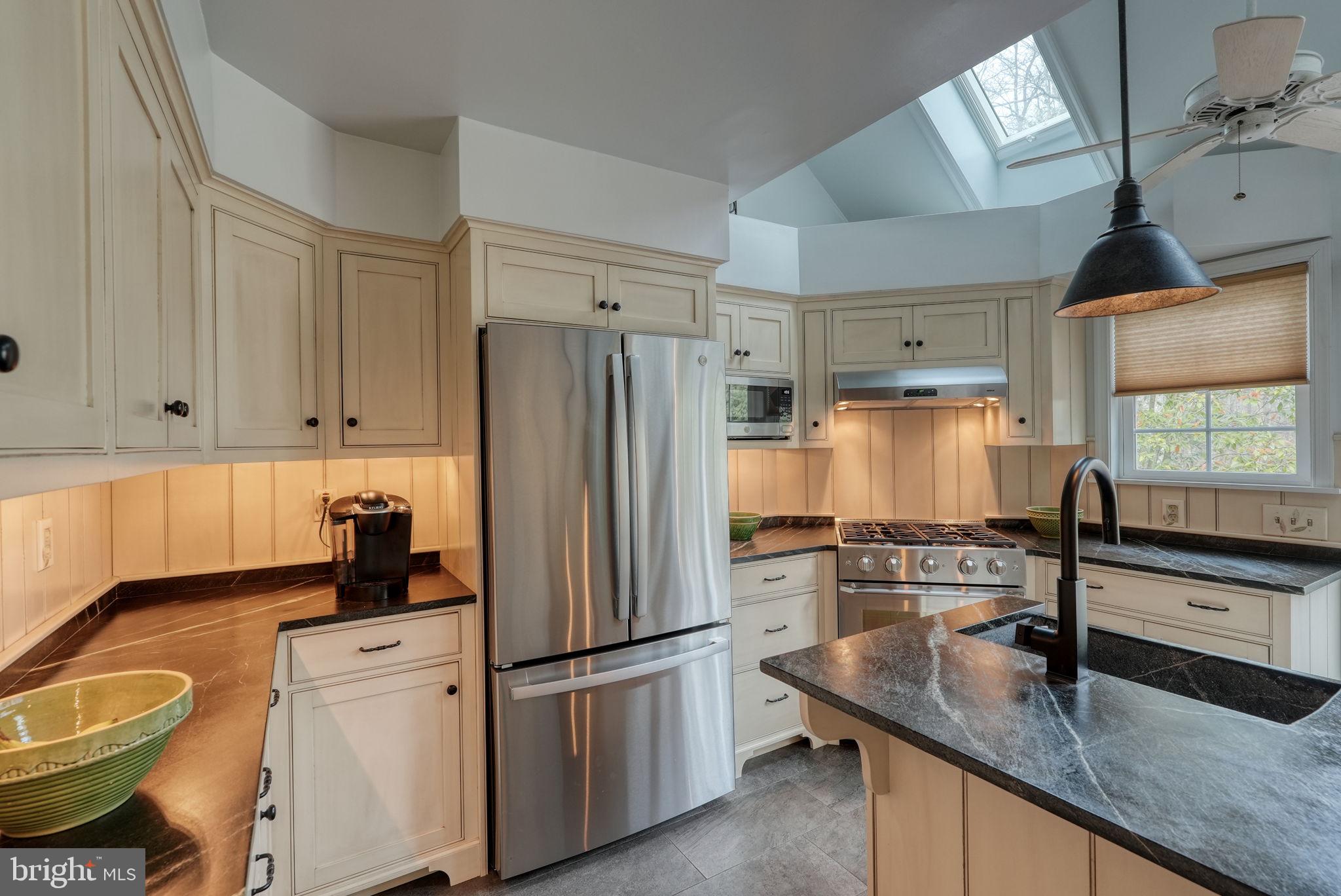 COUNTRY GREENE - Residential