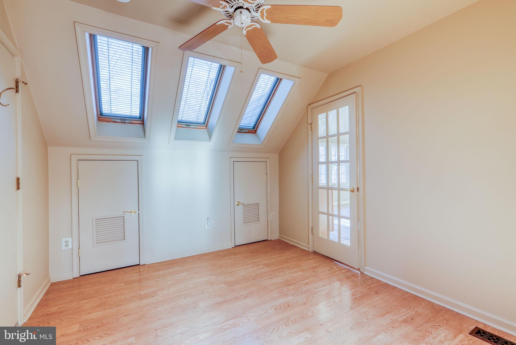 COUNTRY GREENE - Residential