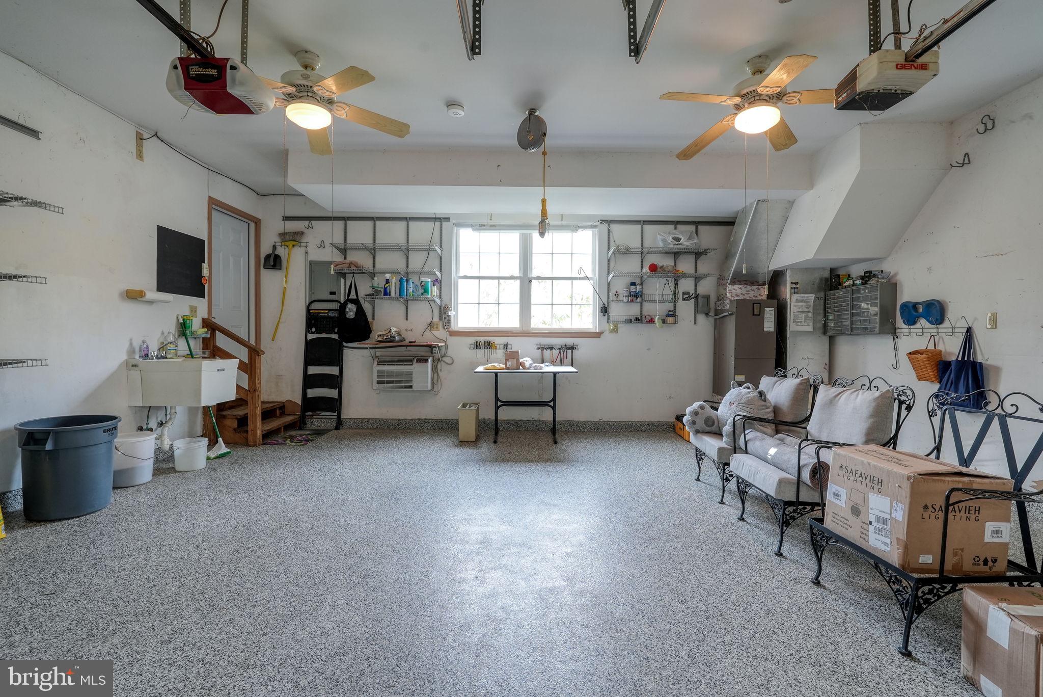 COUNTRY GREENE - Residential