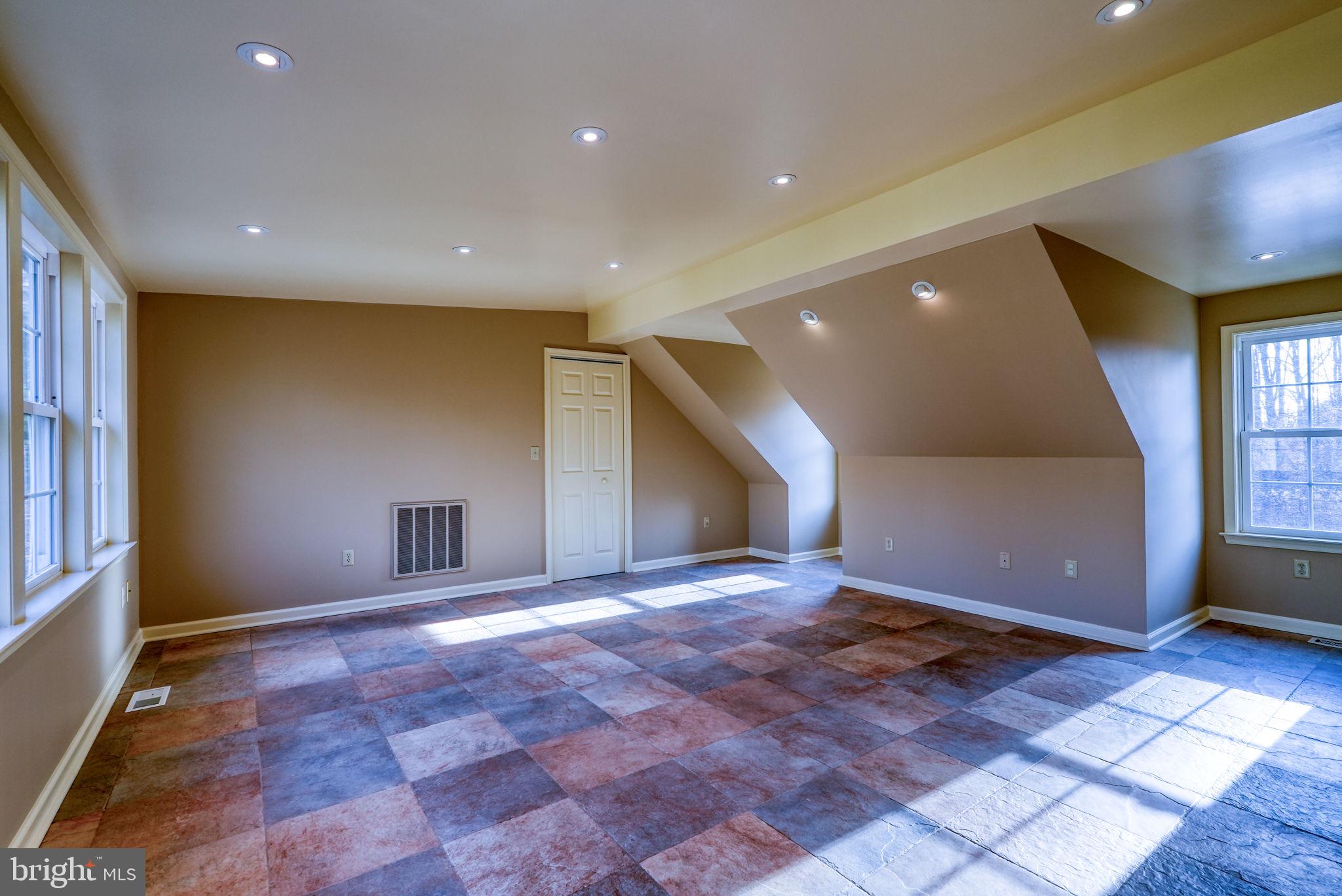 COUNTRY GREENE - Residential