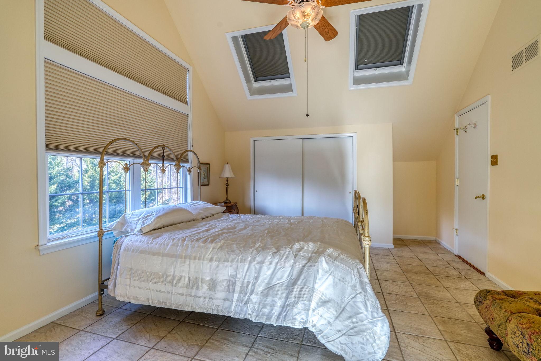 COUNTRY GREENE - Residential