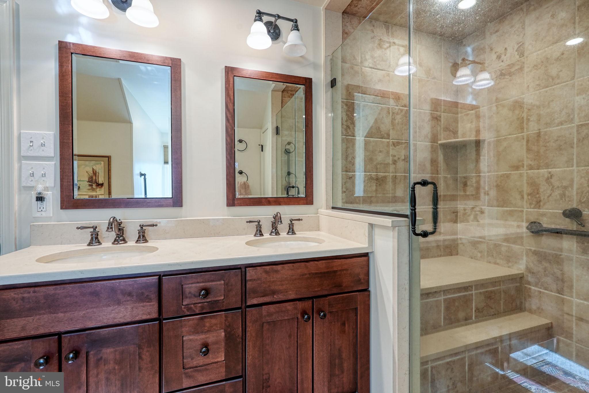 COUNTRY GREENE - Residential