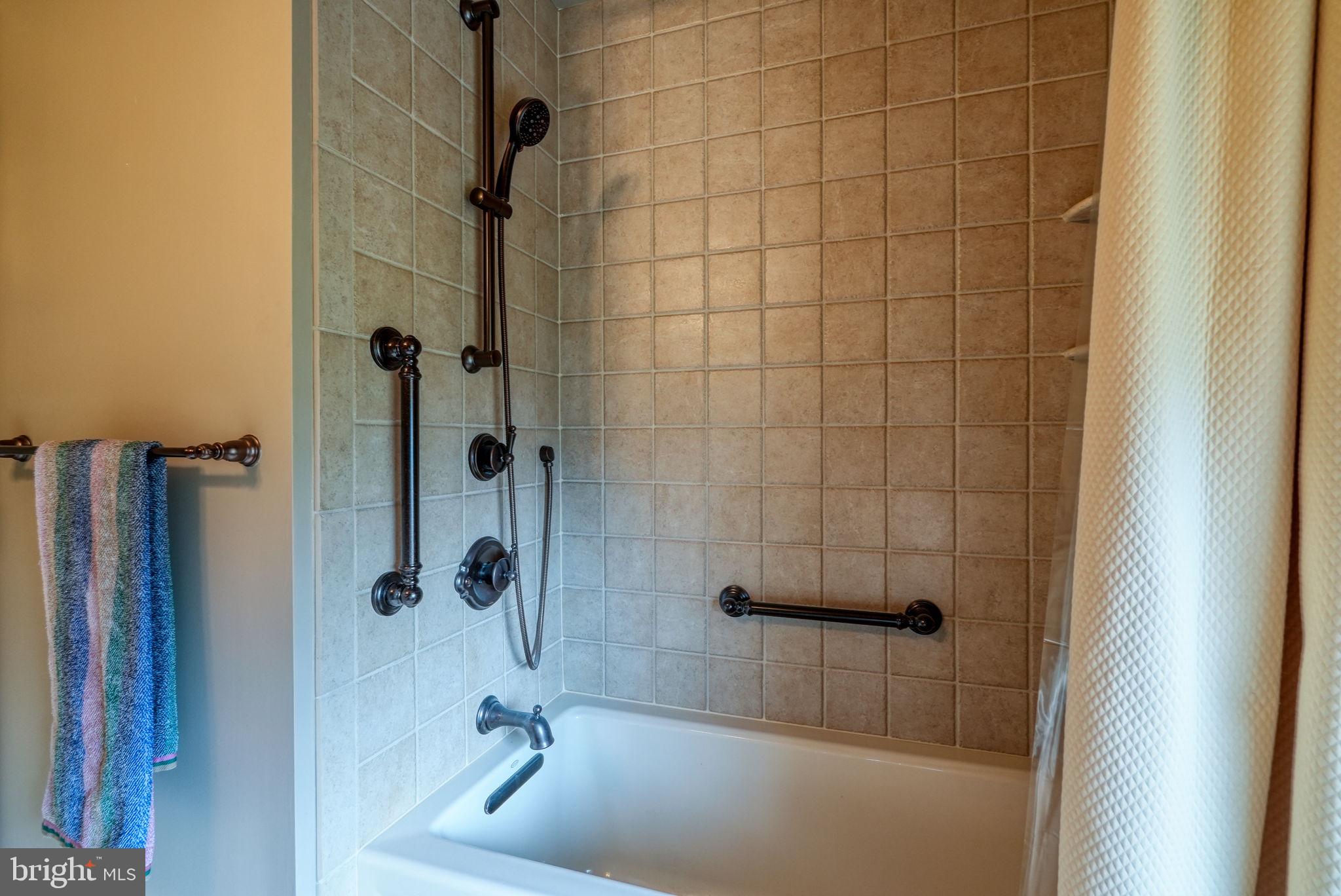 COUNTRY GREENE - Residential