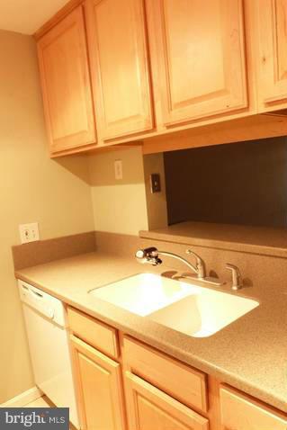 POINTE AT PARK CENTER - Residential