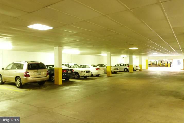 POINTE AT PARK CENTER - Residential