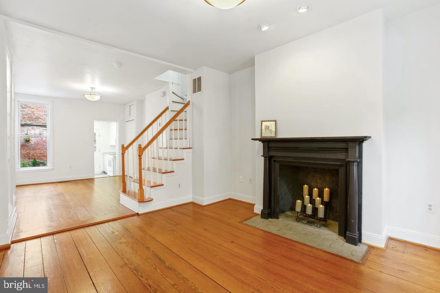 FEDERAL HILL HISTORIC DISTRICT - Residential Lease