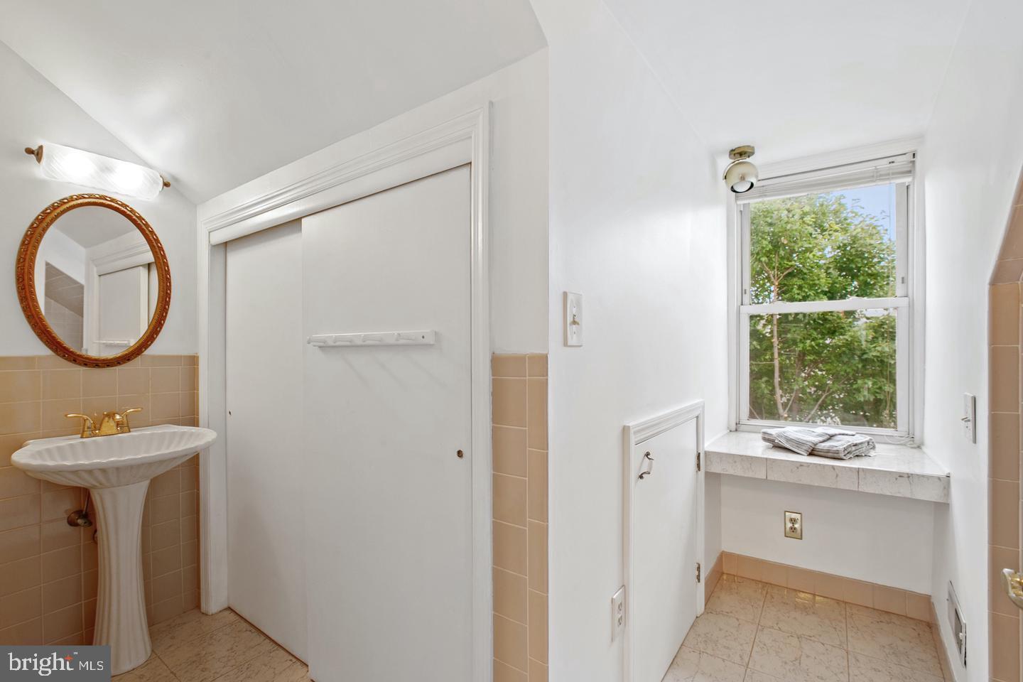 FEDERAL HILL HISTORIC DISTRICT - Residential Lease