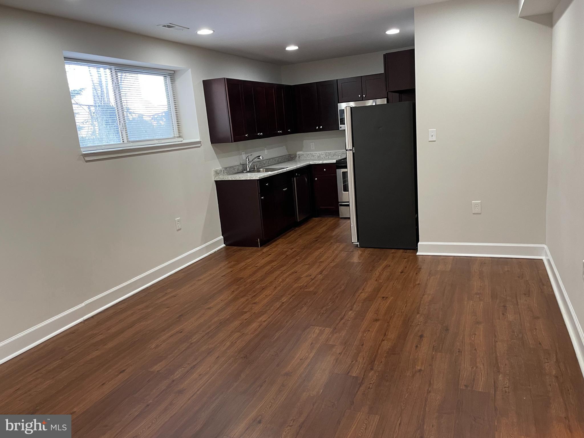 LAKE EVESHAM HISTORIC DISTRICT - Residential Lease