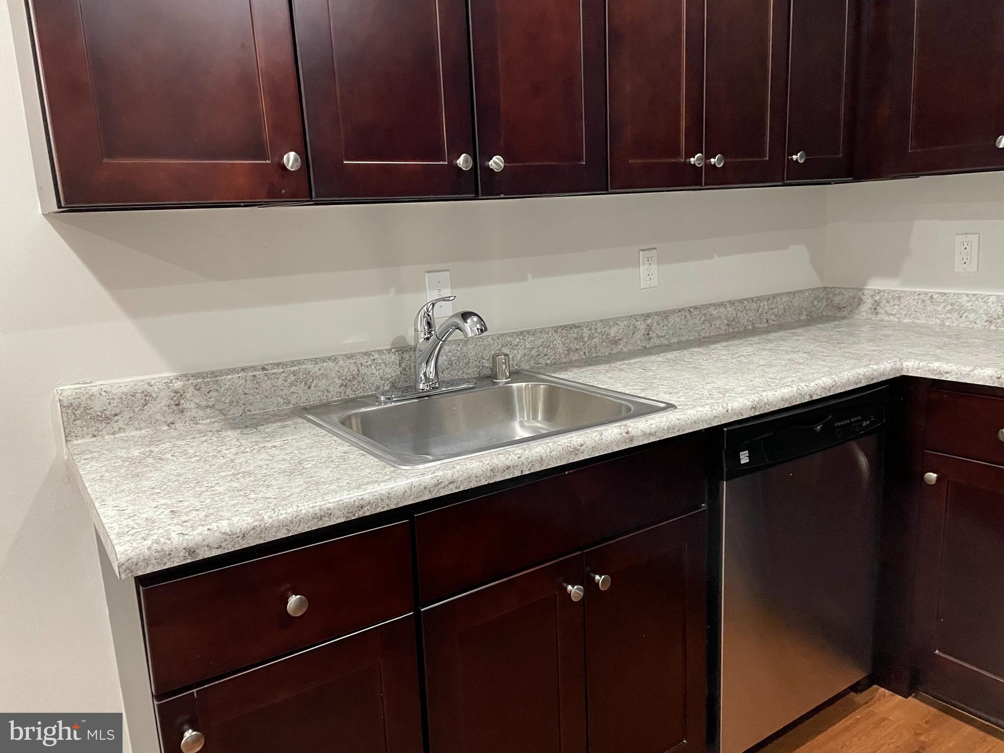 LAKE EVESHAM HISTORIC DISTRICT - Residential Lease