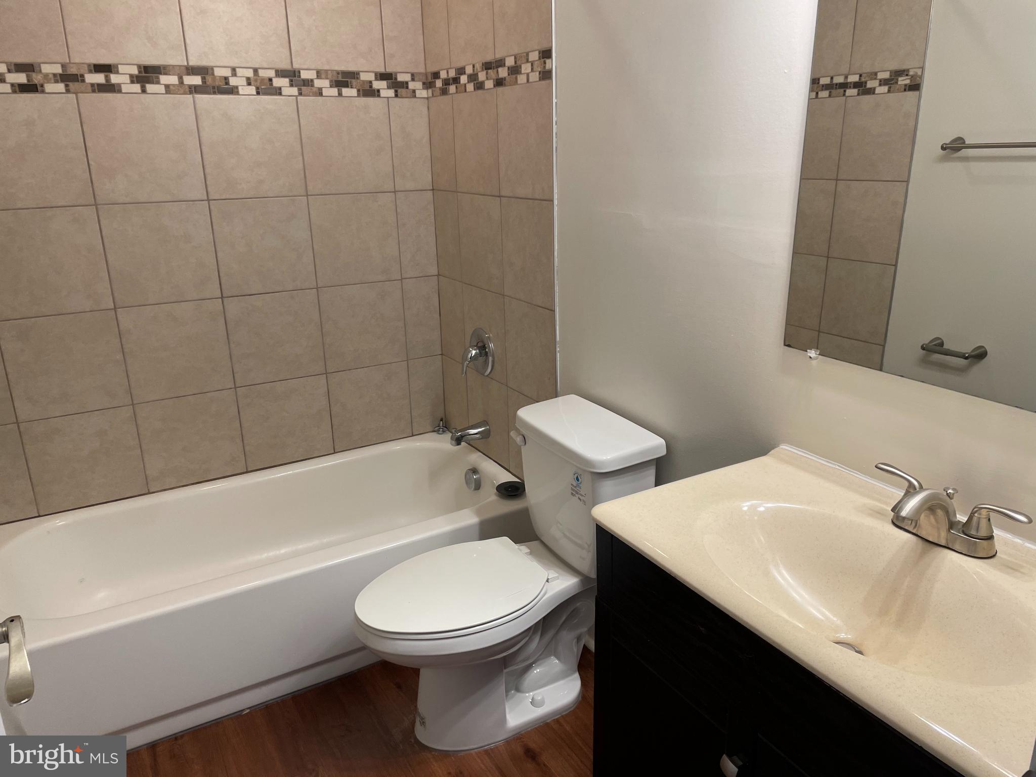 LAKE EVESHAM HISTORIC DISTRICT - Residential Lease