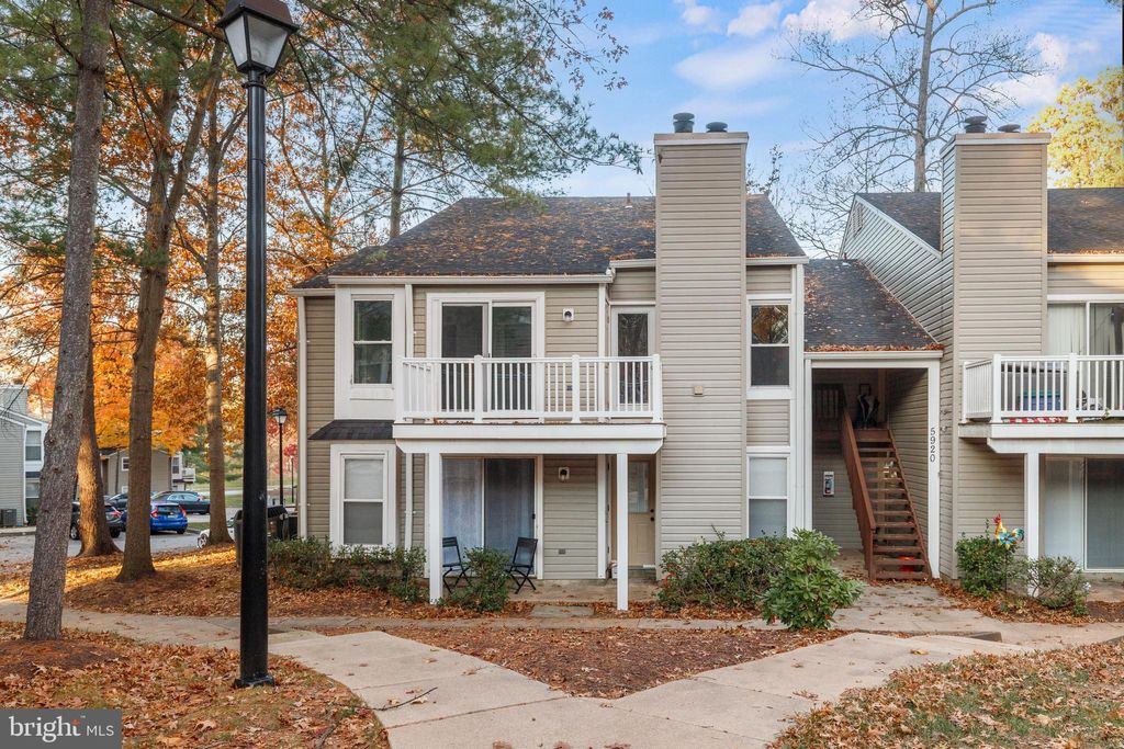 Photo of 5920 Watch Chain Way #5-106, COLUMBIA, MD 21044 (MLS # MDHW2061524)