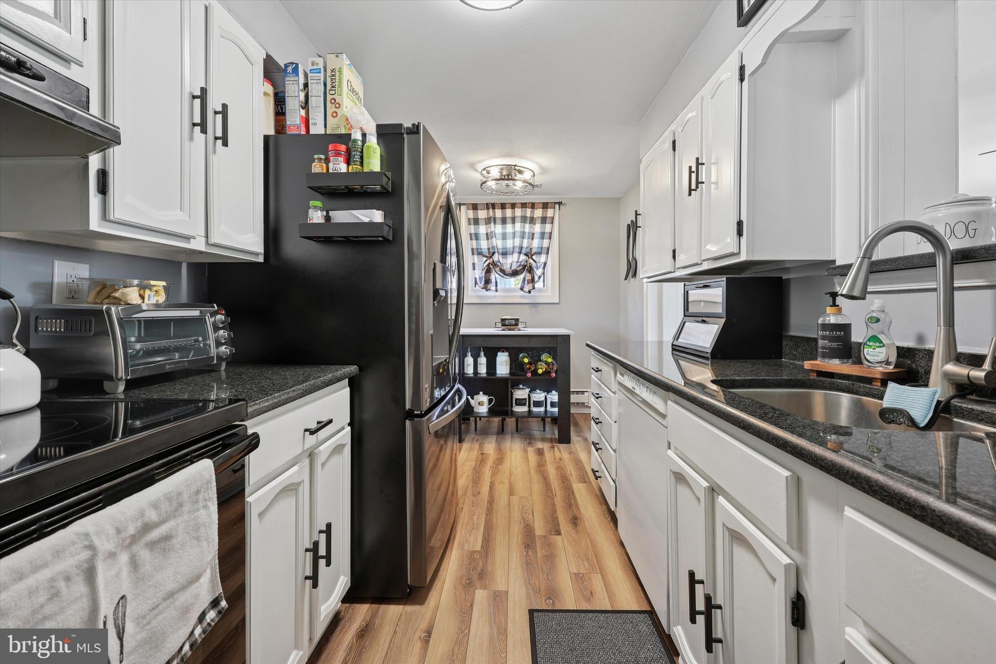 PLYMOUTH VALLEY - Residential