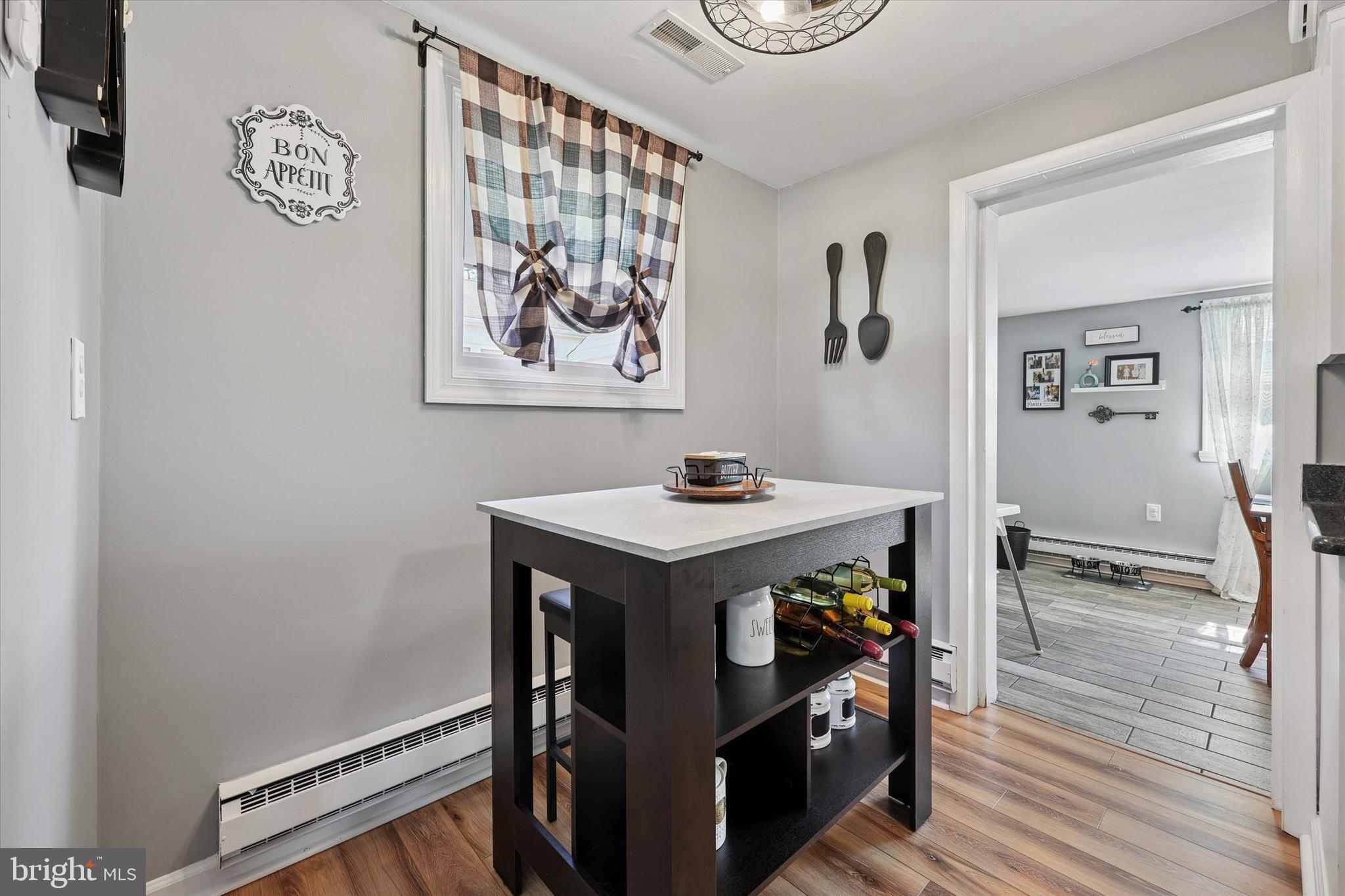 PLYMOUTH VALLEY - Residential