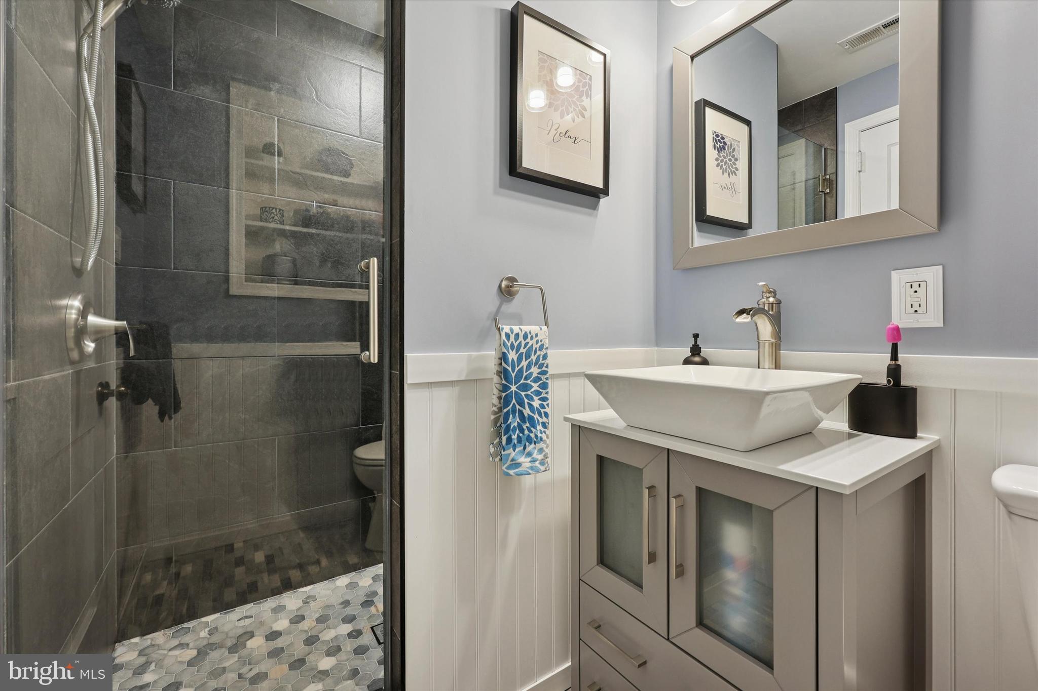 PLYMOUTH VALLEY - Residential