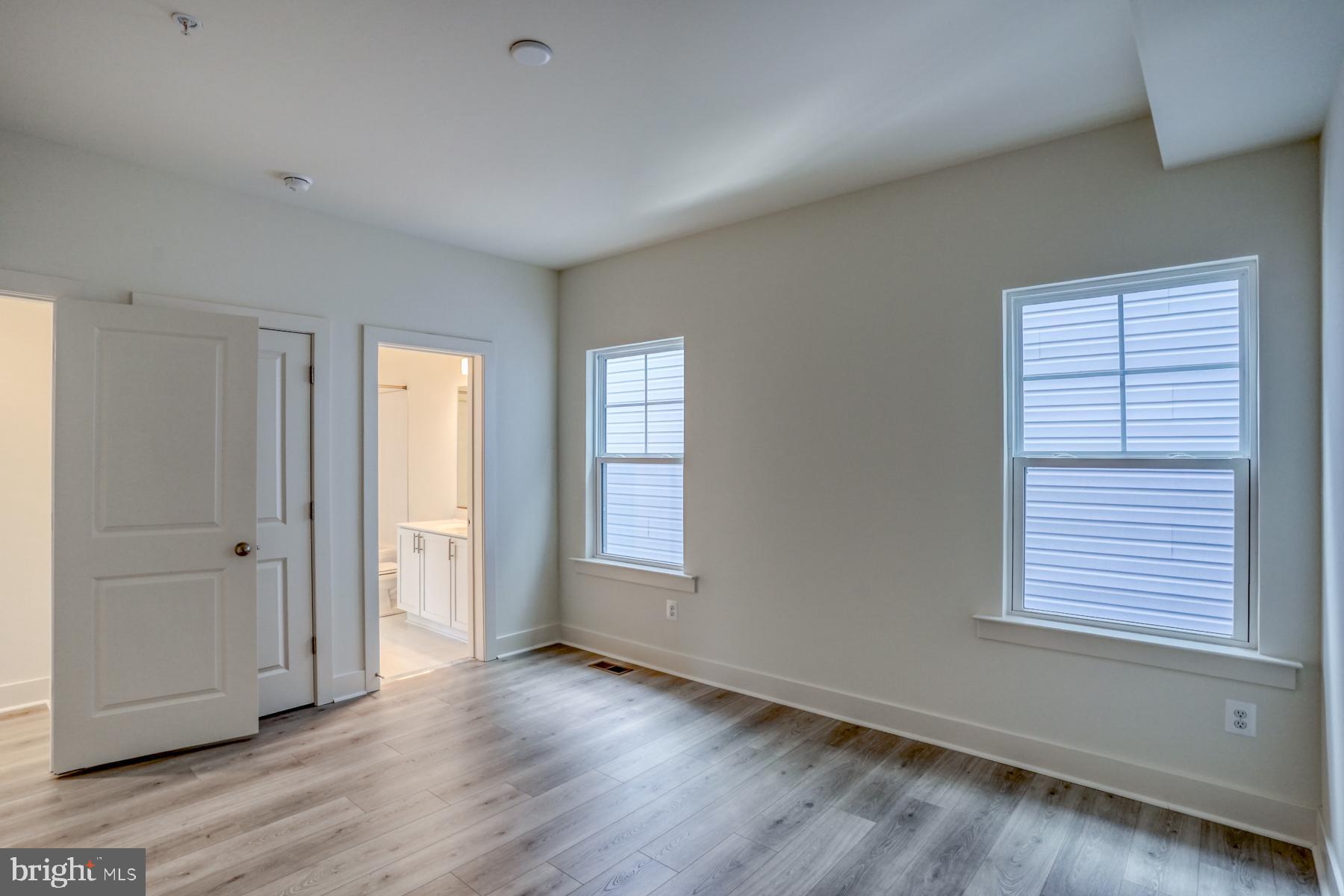 OYSTER HOUSE VILLAGE - Residential