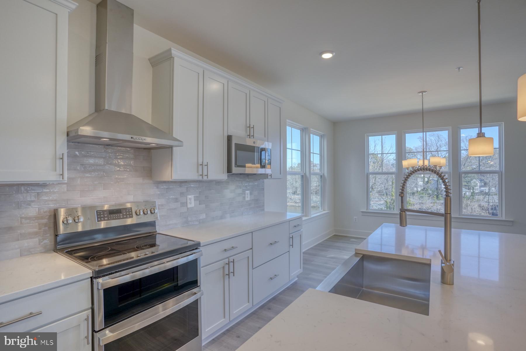 OYSTER HOUSE VILLAGE - Residential