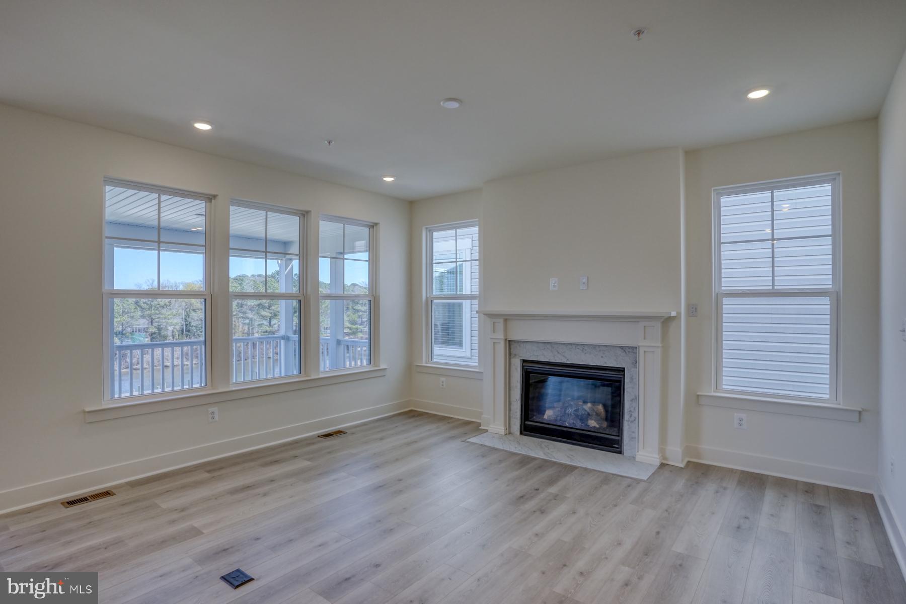 OYSTER HOUSE VILLAGE - Residential