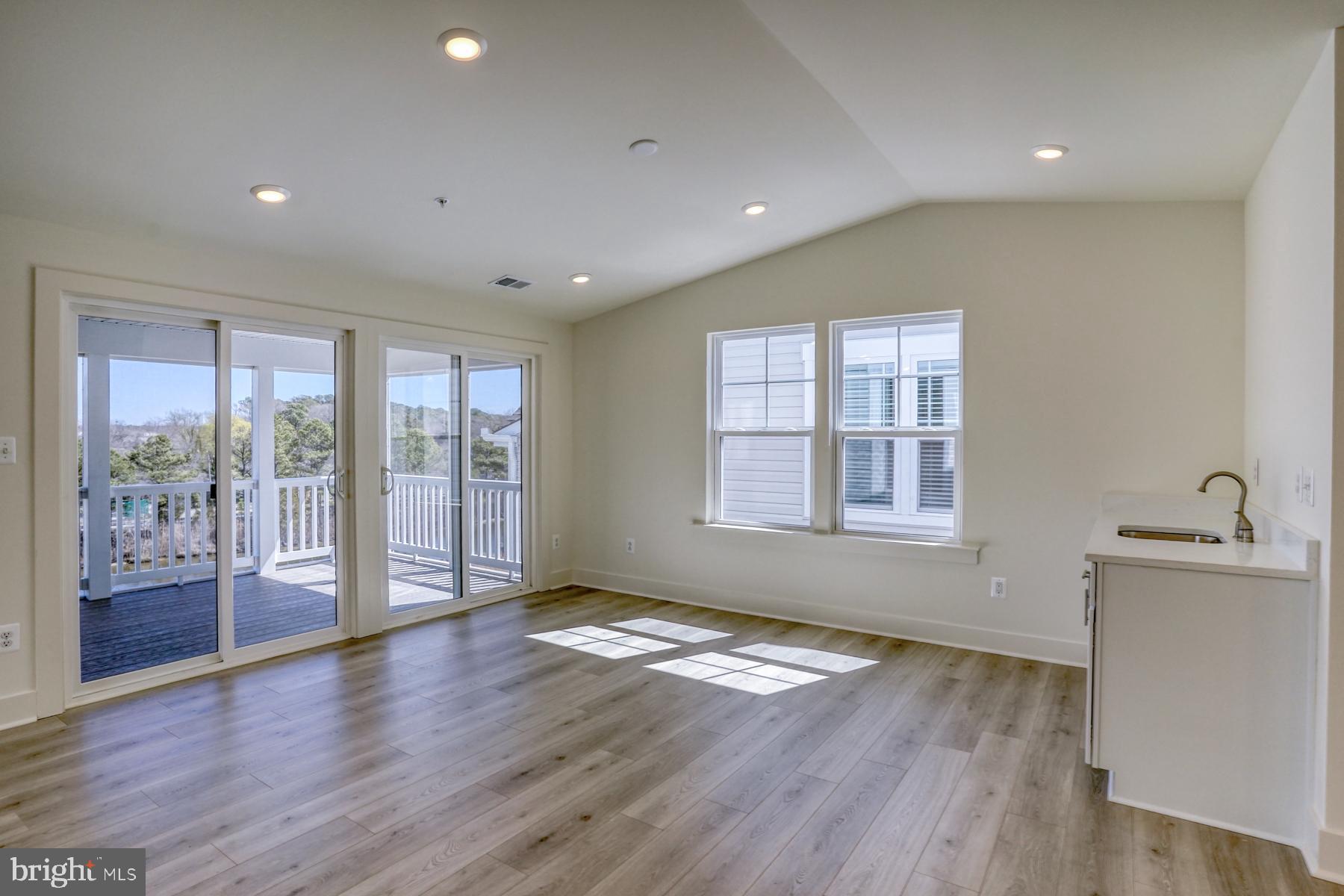 OYSTER HOUSE VILLAGE - Residential