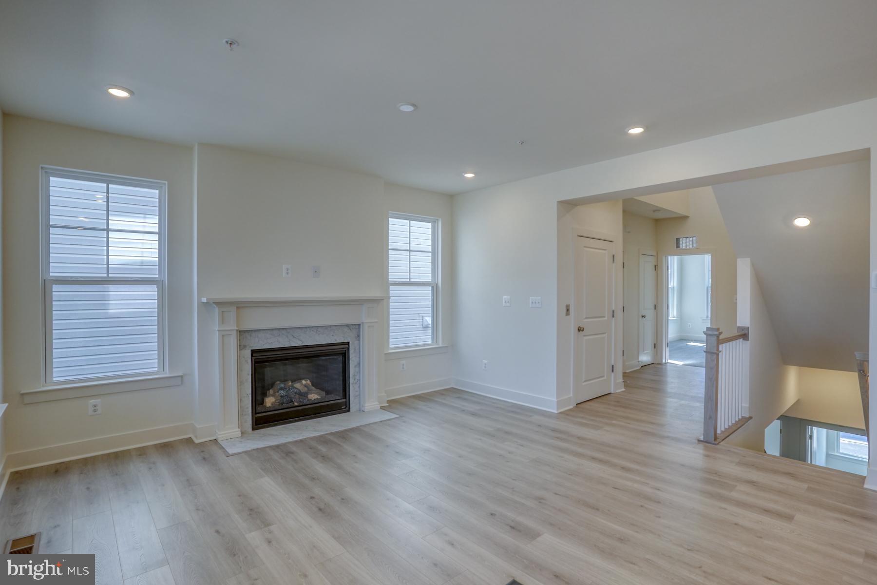 OYSTER HOUSE VILLAGE - Residential