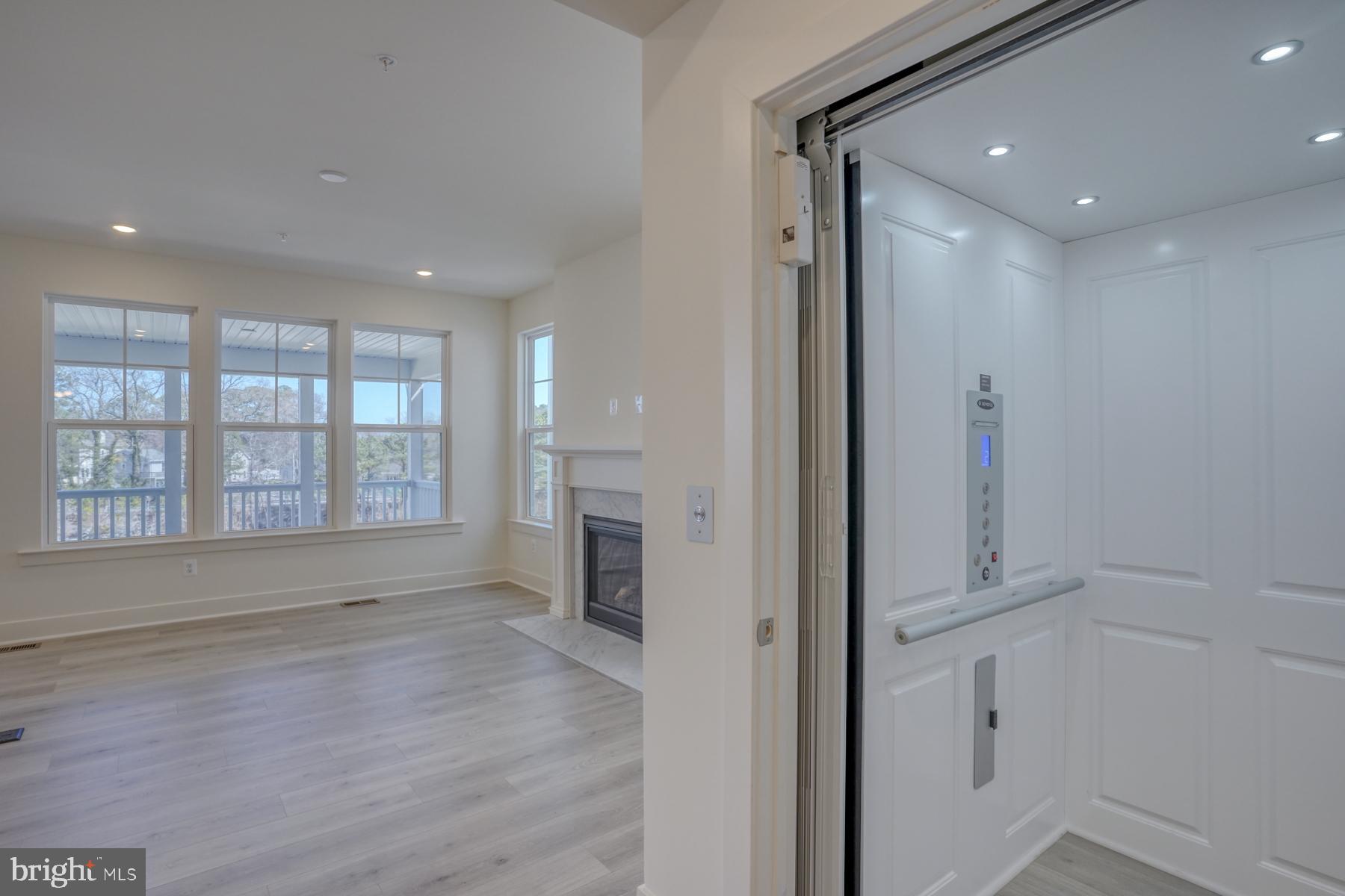 OYSTER HOUSE VILLAGE - Residential