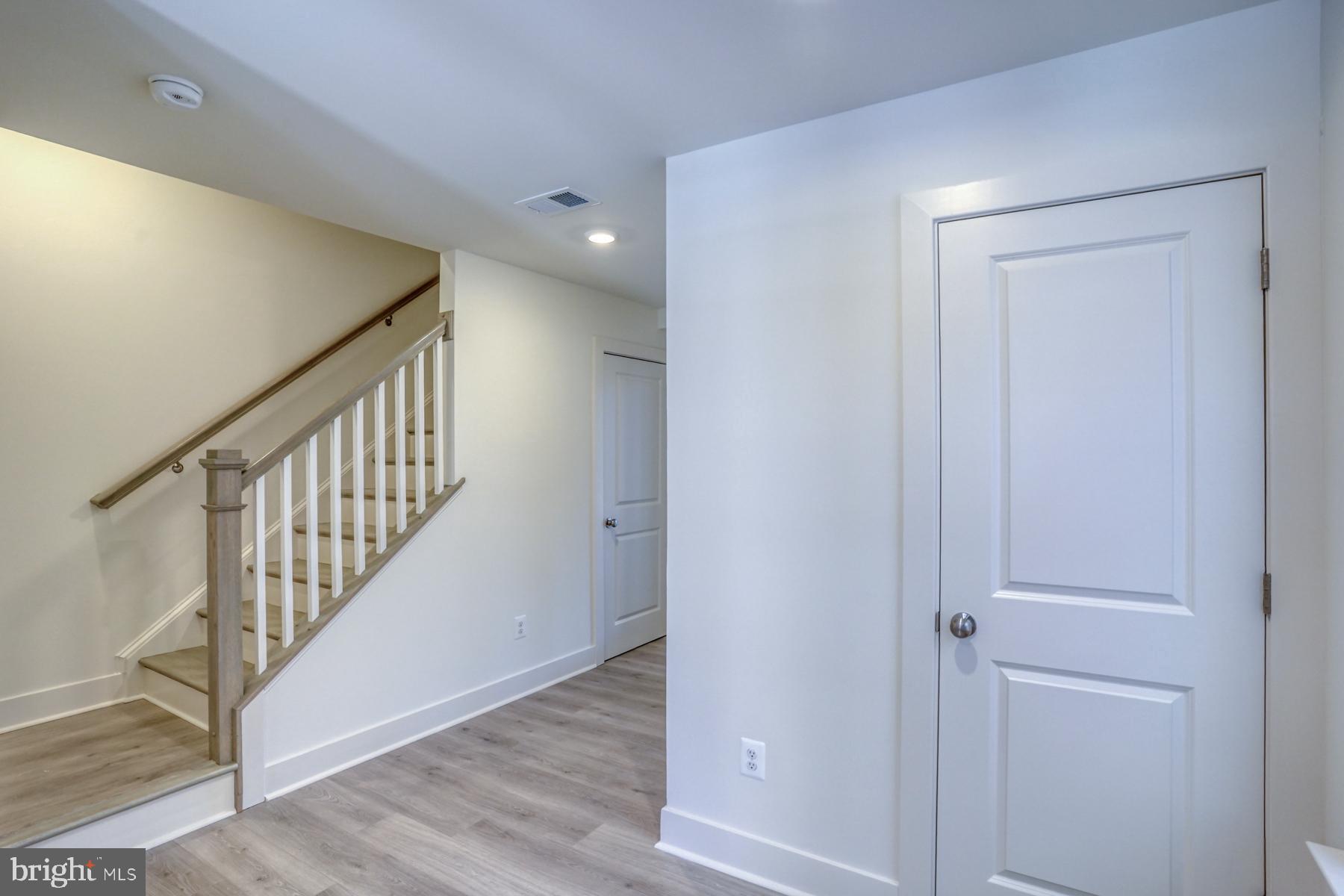 OYSTER HOUSE VILLAGE - Residential