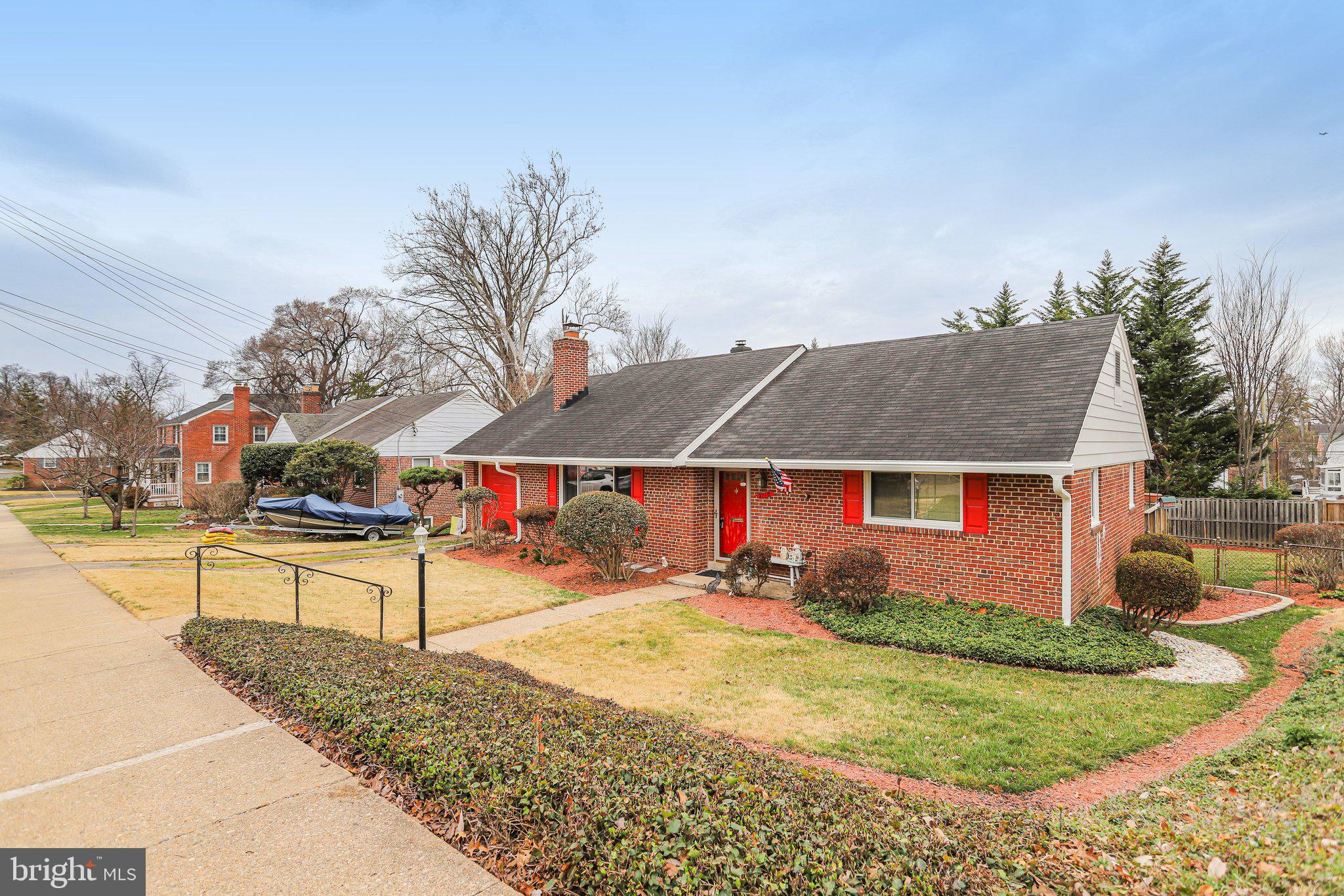 2118 N HUNTINGTON STREET