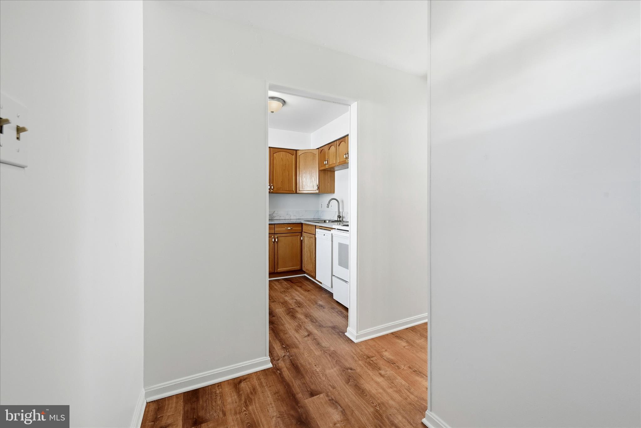 5834 BURKE MANOR COURT