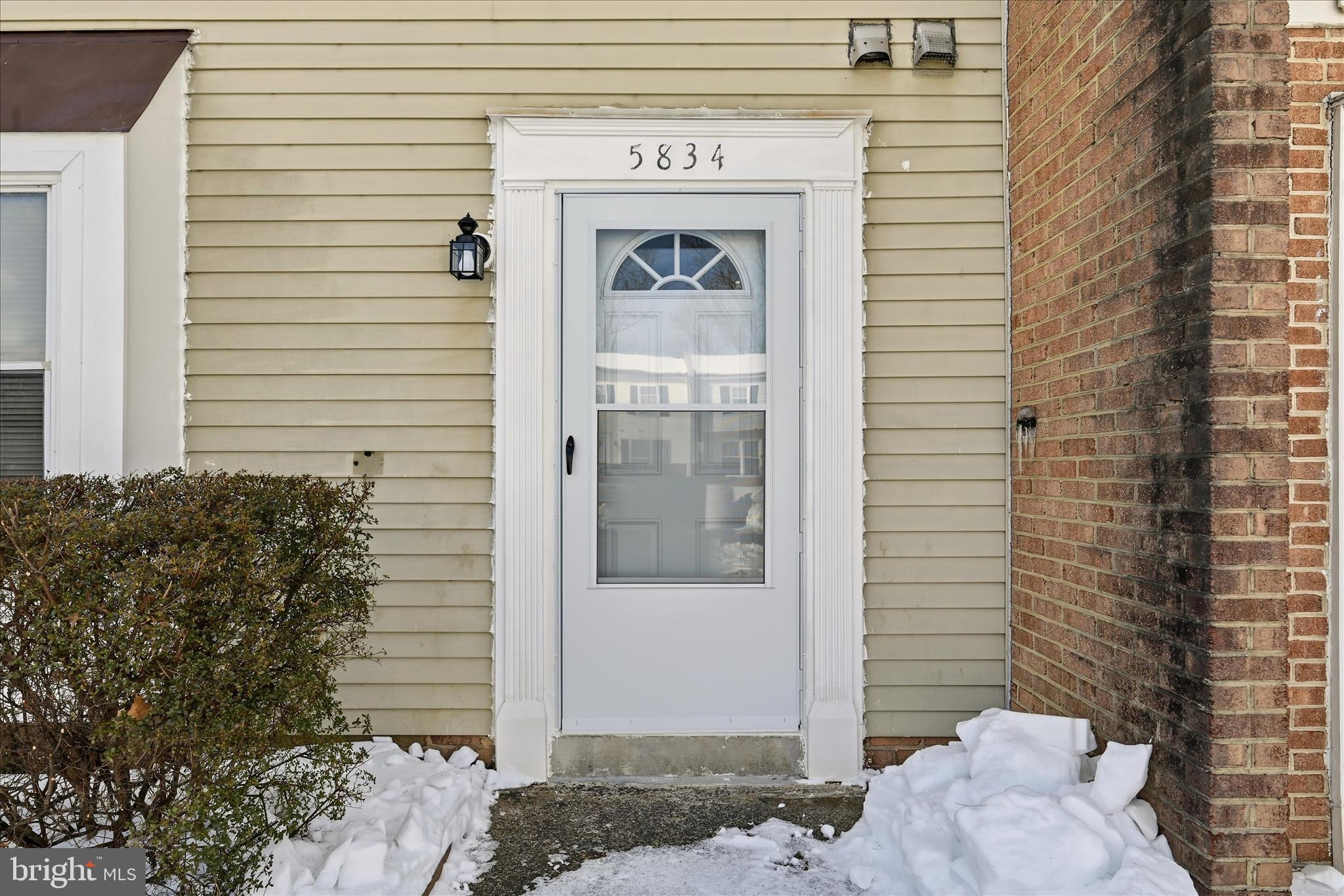 5834 BURKE MANOR COURT