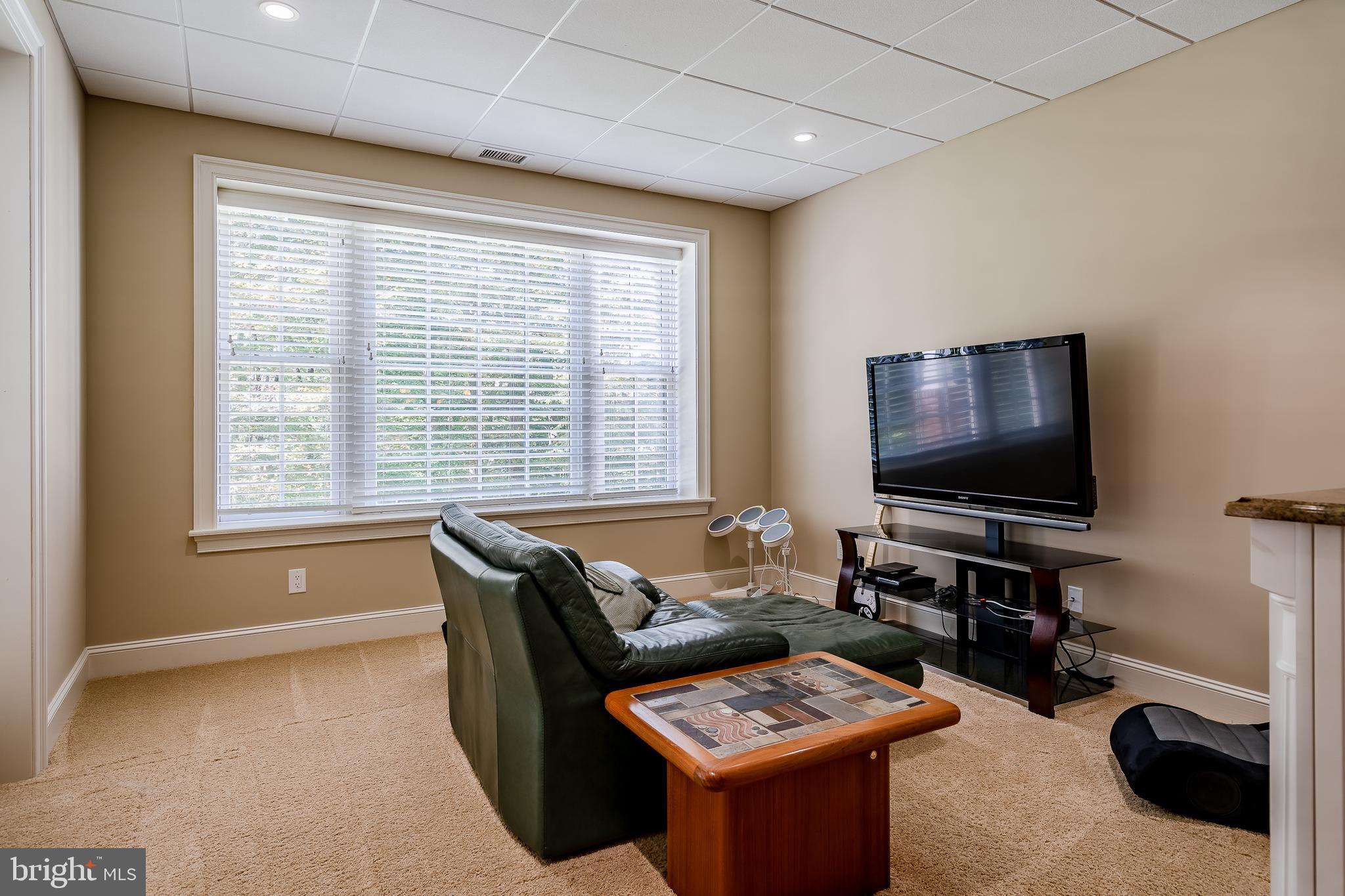 DEER POINTE - Residential