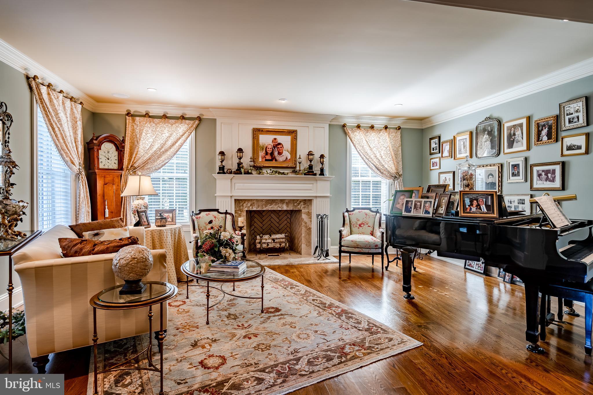 DEER POINTE - Residential