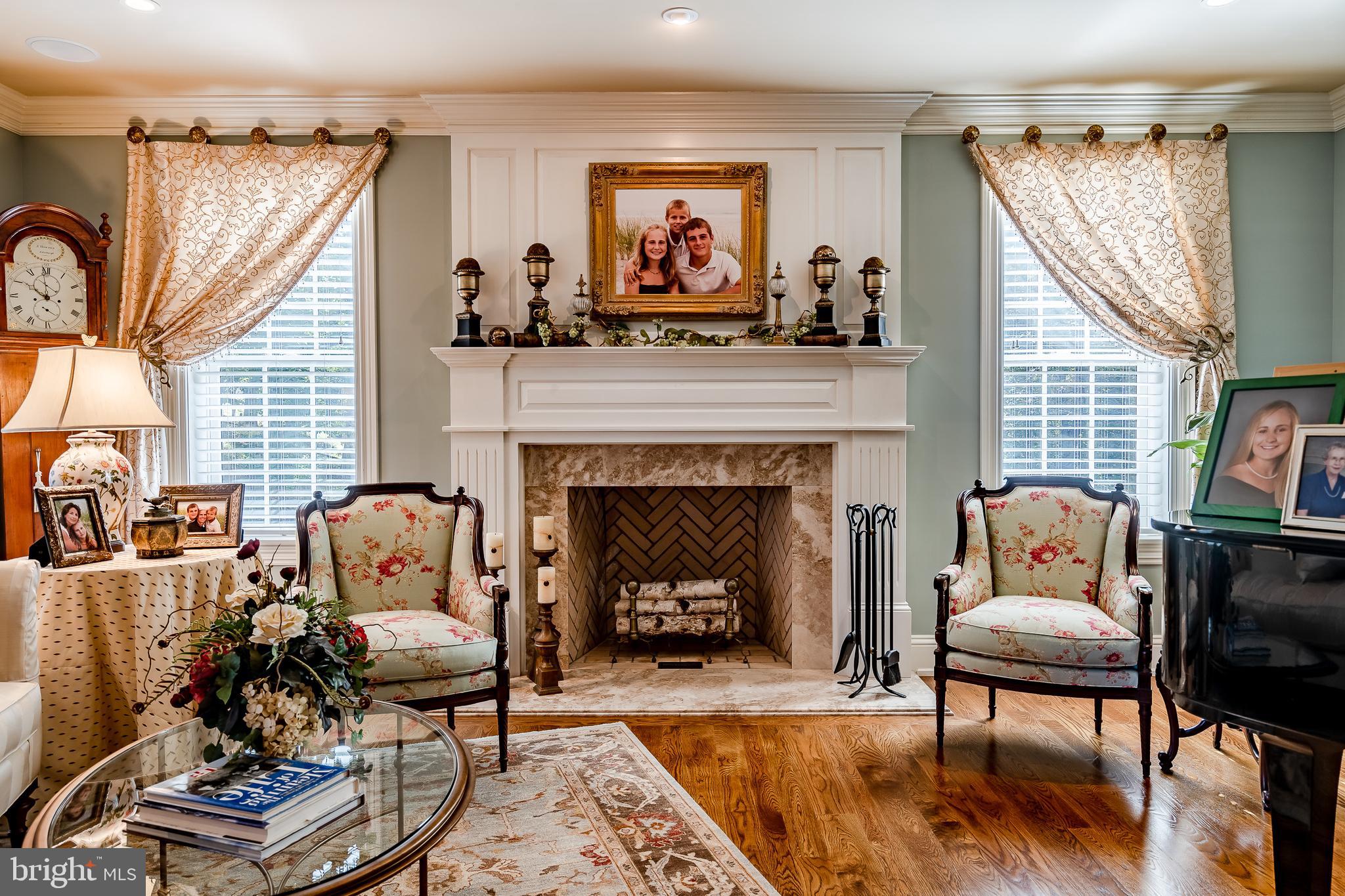 DEER POINTE - Residential