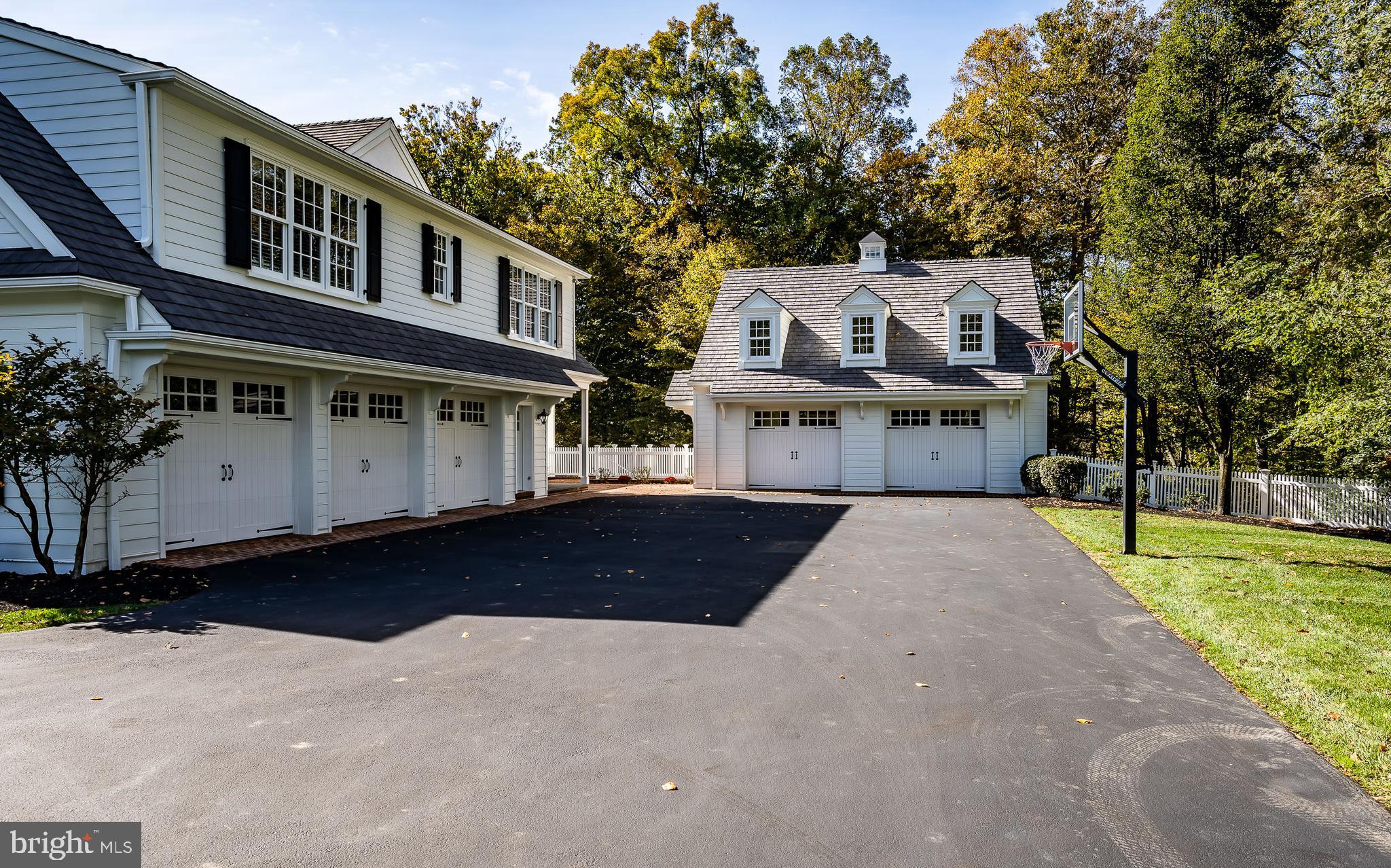 DEER POINTE - Residential