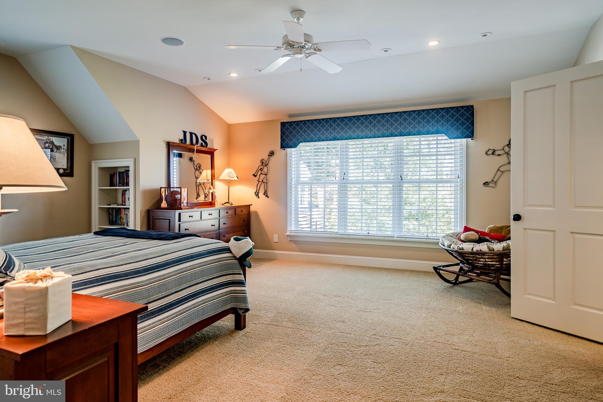 DEER POINTE - Residential