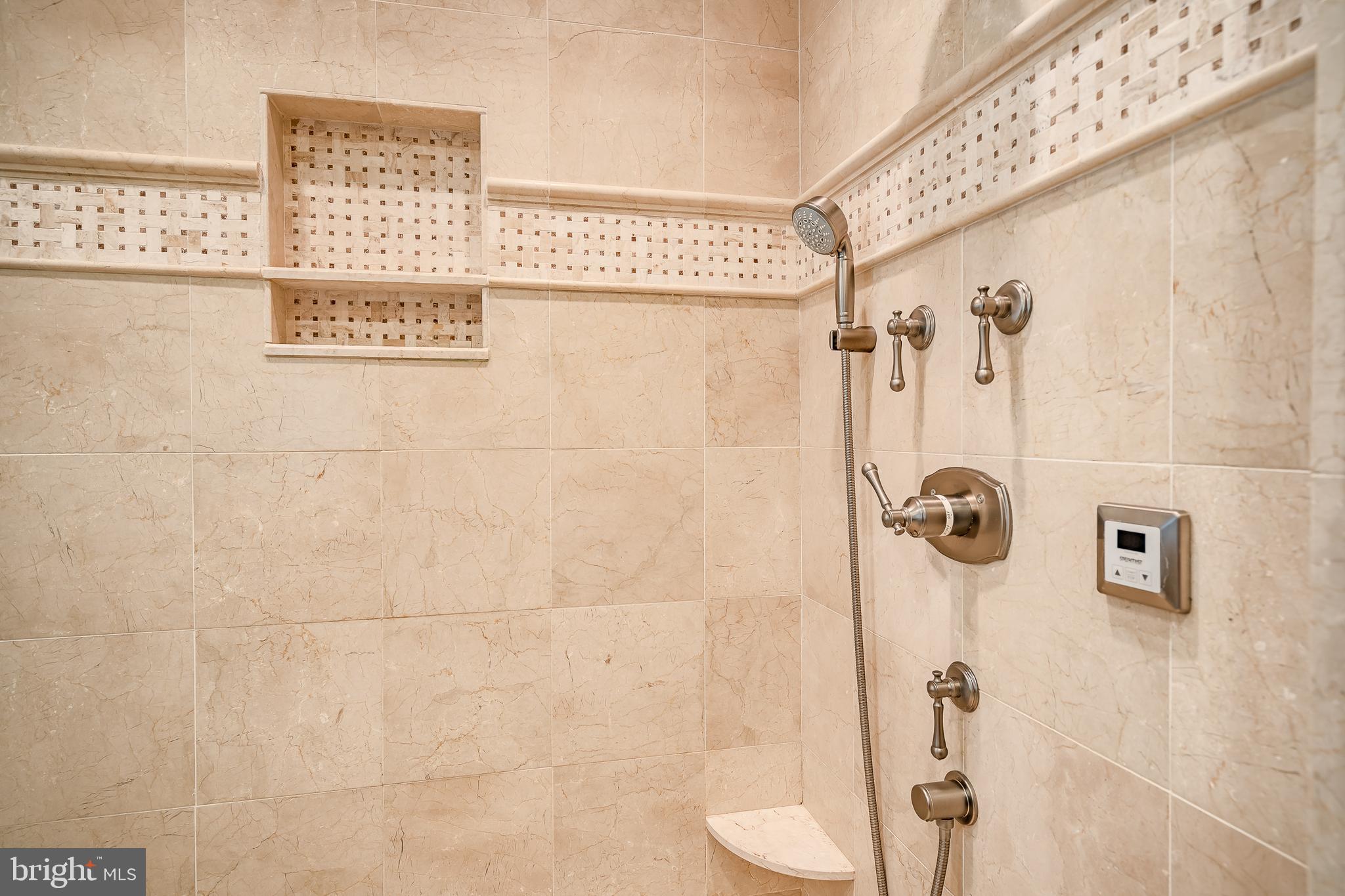 DEER POINTE - Residential