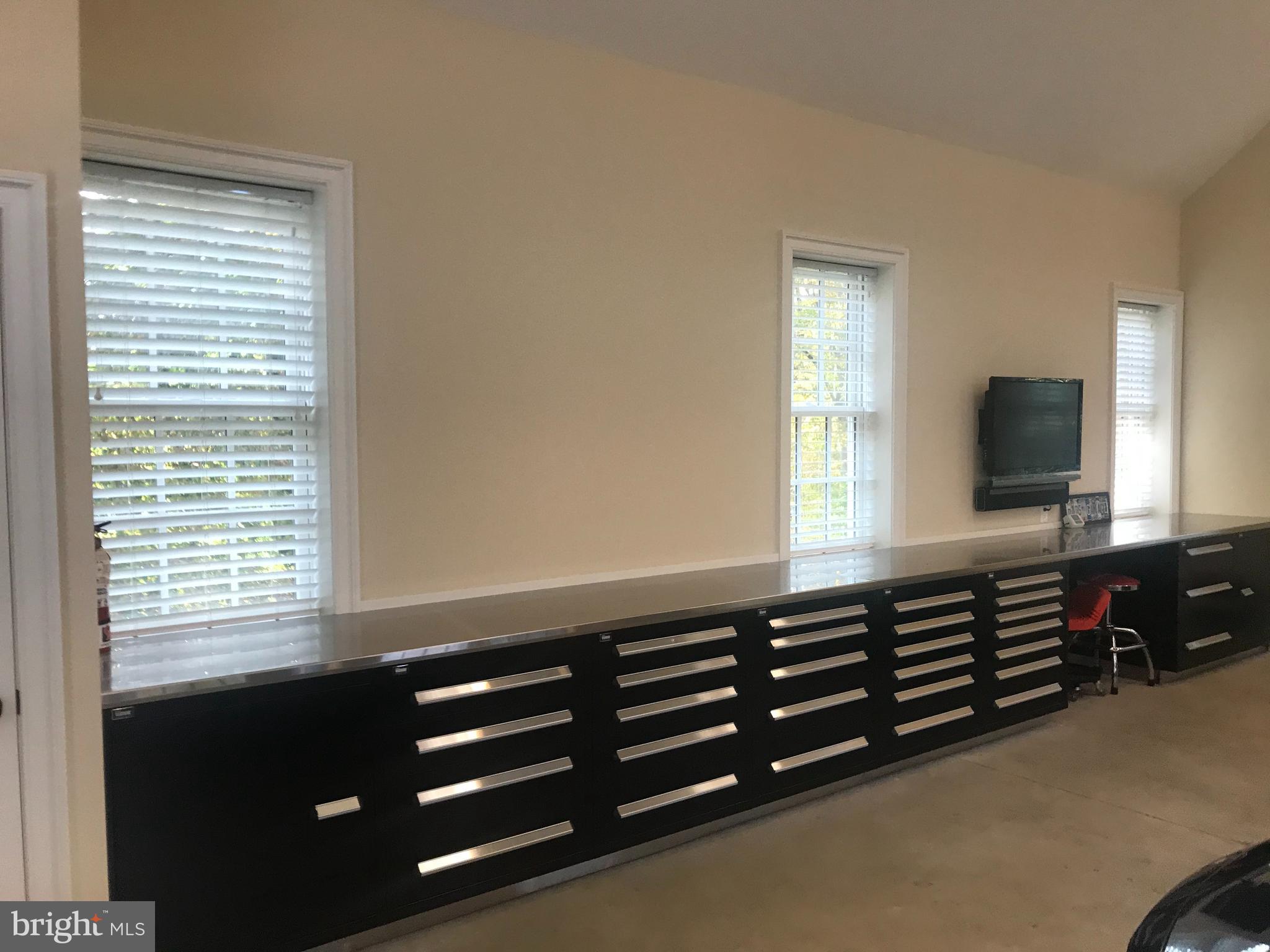 DEER POINTE - Residential