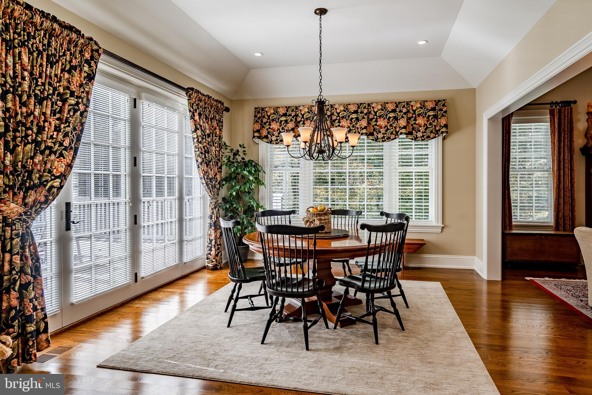 DEER POINTE - Residential