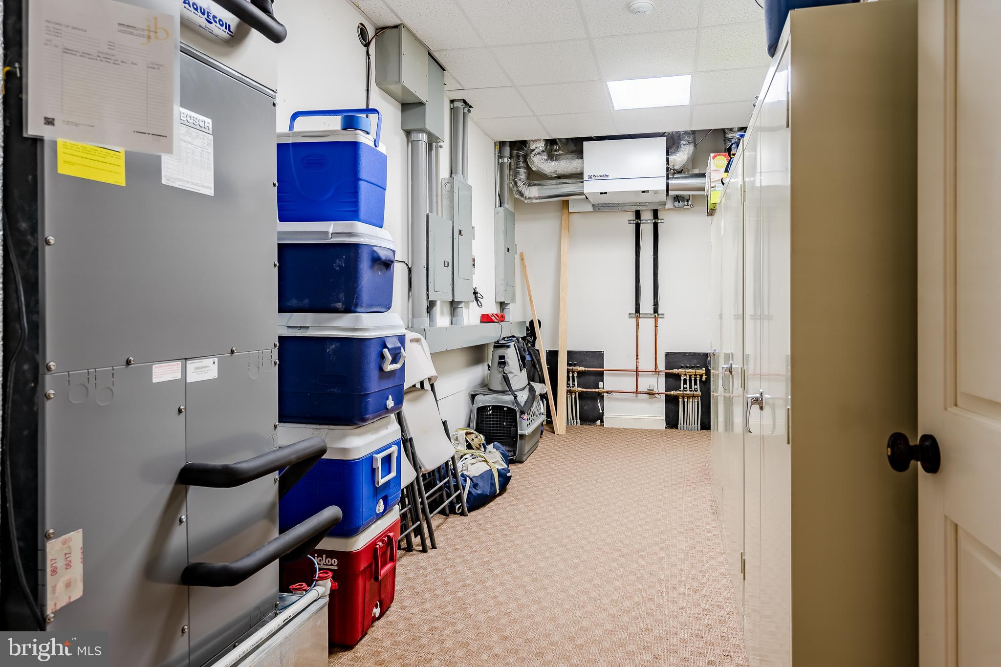 DEER POINTE - Residential