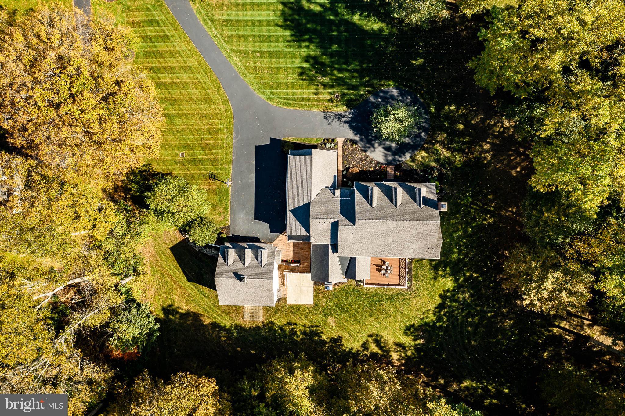 DEER POINTE - Residential